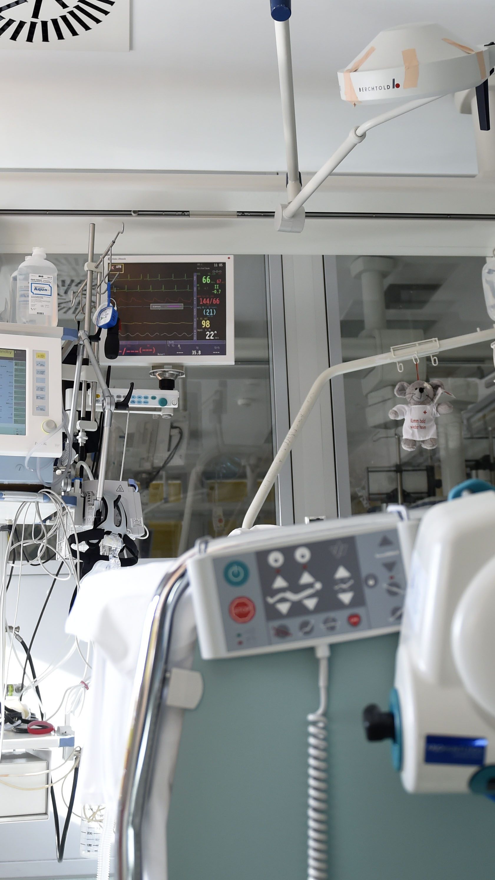 Insgesamt befinden sich zwölf Coronavirus-Patienten in Österreich auf der Intensivstation.