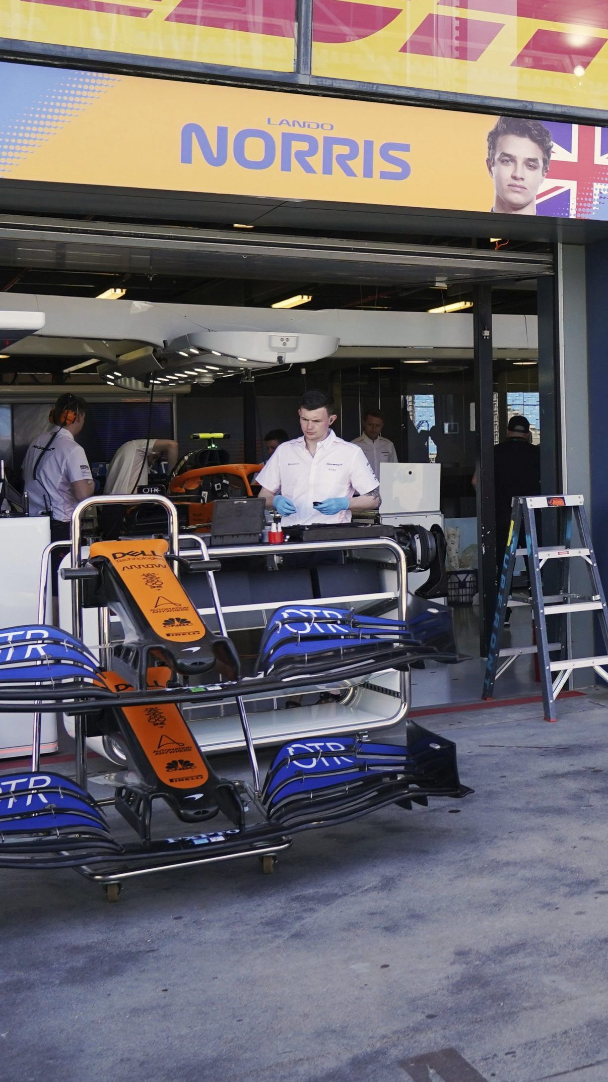 Die McLaren-Box vor der Absage des F1-Saisonauftakts am Donnerstag in Melbourne.