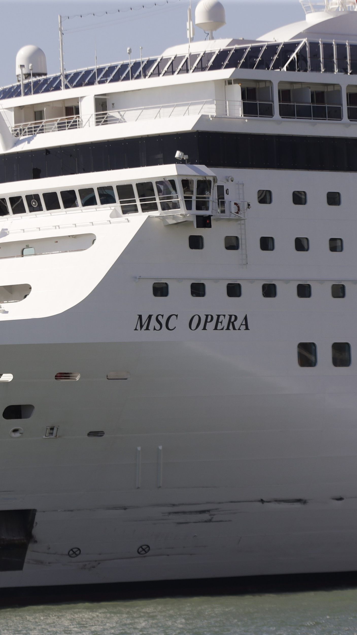 Zwei Österreicher sind nach einer Kreuzfahrt mit dem Schiff "MS Opera" an dem Coronavirus erkrankt.