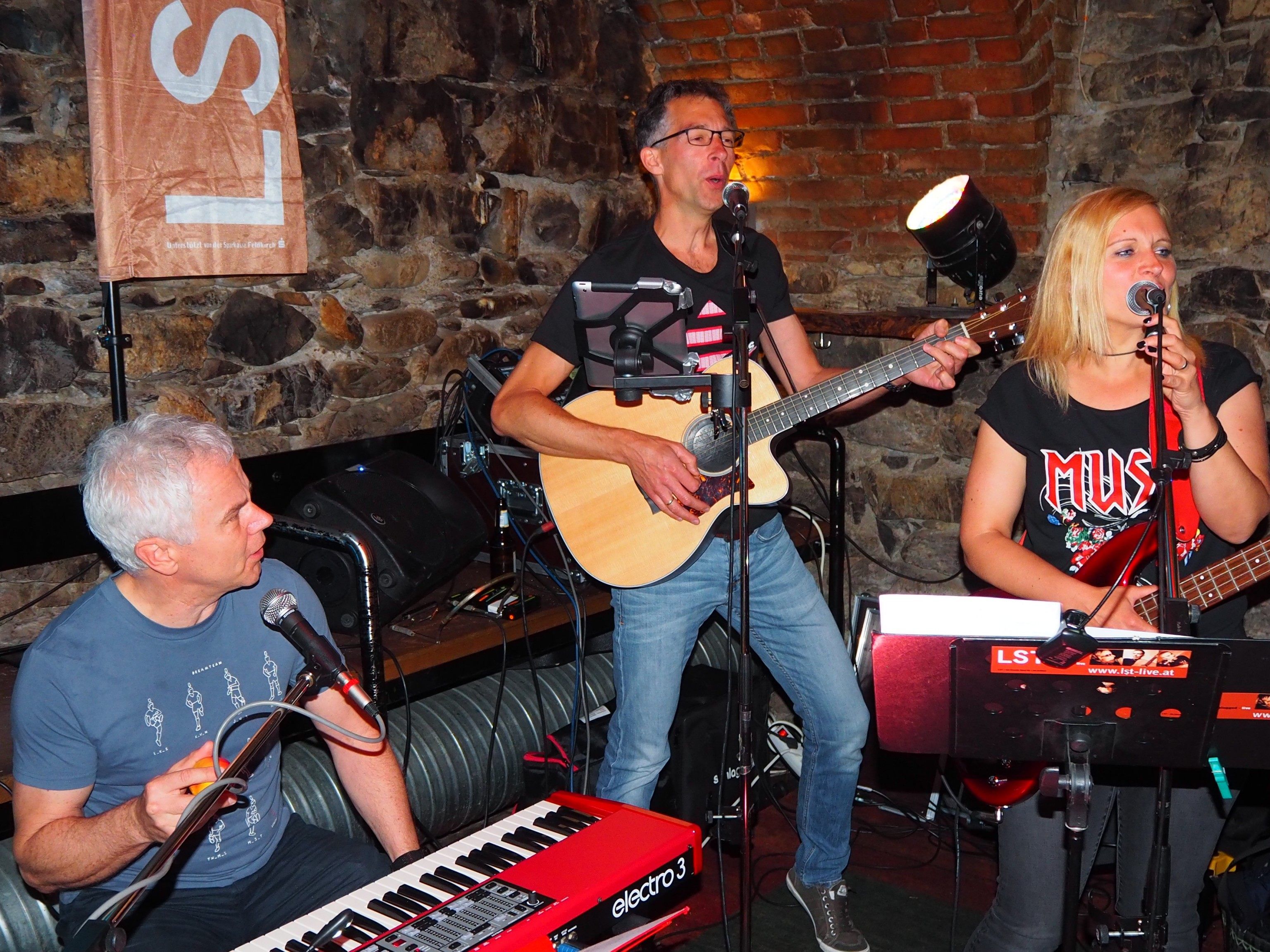 LST im Gwölb des Hörnlingen Club beim Rankler Kellerfest am 14. März