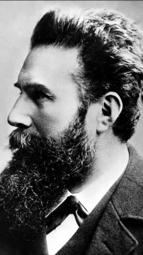 Wilhelm Conrad (li.) und Henri Becquerel ebneten Marie Curie den Weg zu ihrer Entdeckung von Polonium und Radium