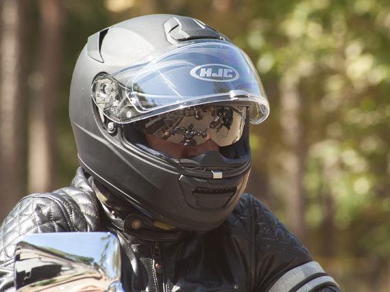 Ein Motorradlenker rasre mit stark überhöhter Geschwindigkeit durch Wien-Döbling