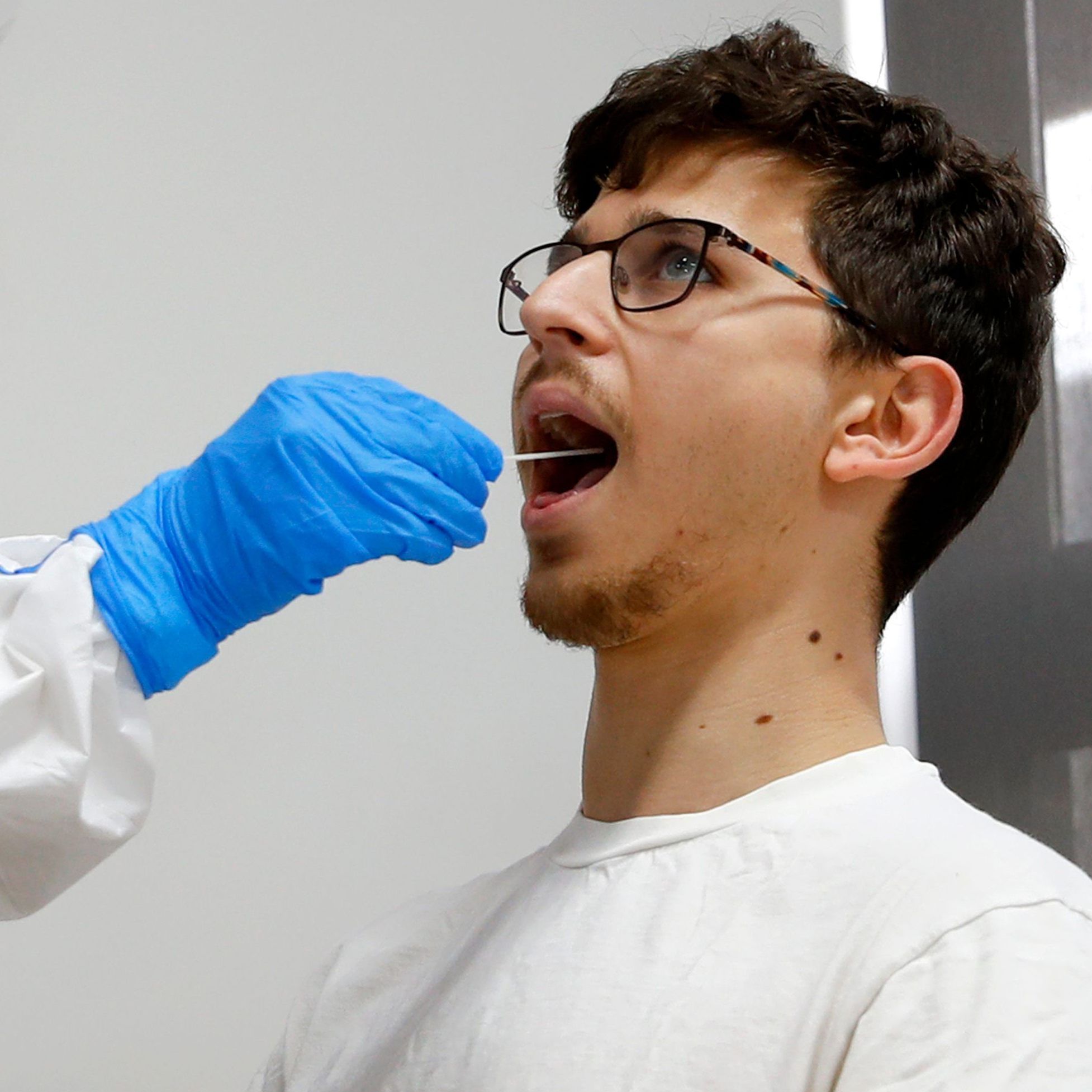 Vier Teams führen in Niederösterreich ab sofort Tests in den eigenen vier Wänden durch.