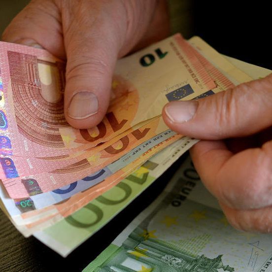 Man werden den Hilfsfonds sowohl aus Eigen- als auch Fremdmitteln finanzieren.