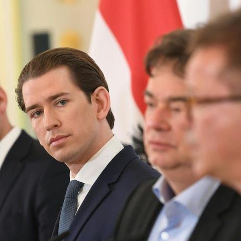 Kanzler: In Schulen Maßnahmen für einige Wochen