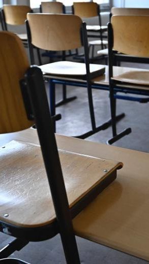 Schulen und Unis kämen erst später an die Reihe