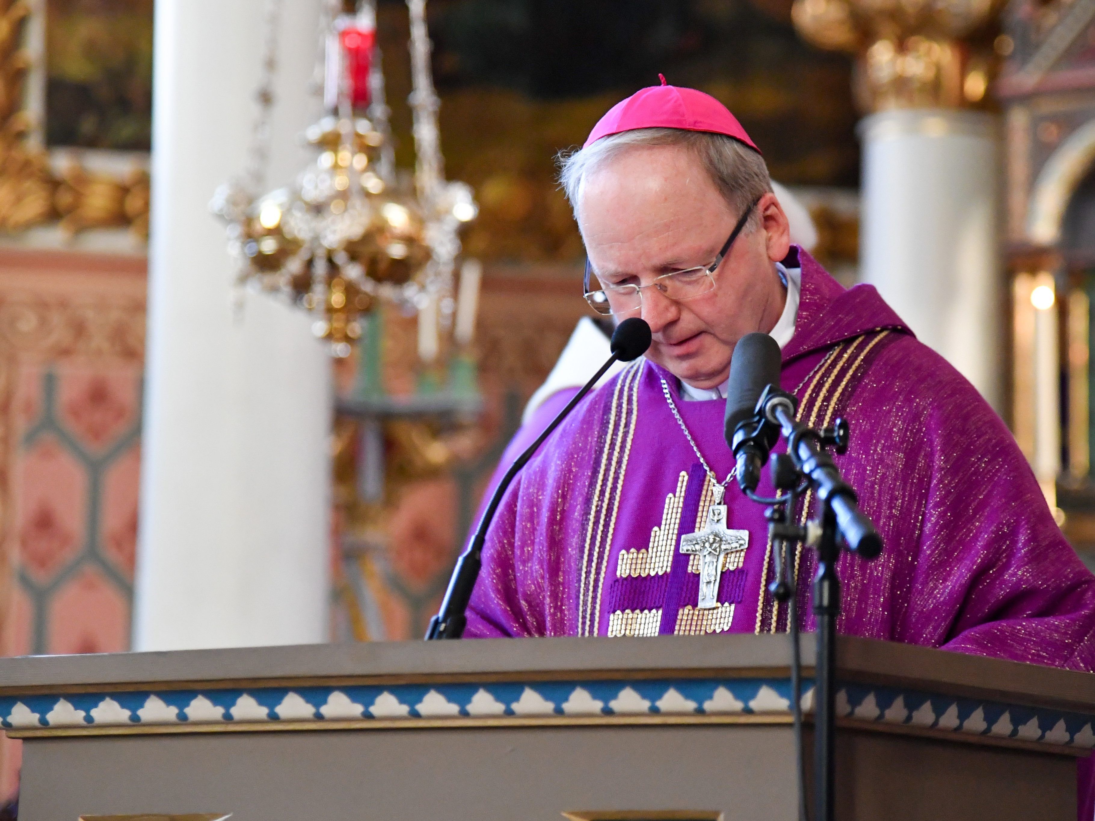 Kirchen bleiben auch weiterhin zum persönlichen Gebet für alle geöffnet Kirchen bleiben auch weiterhin zum persönlichen Gebet für alle geöffnet