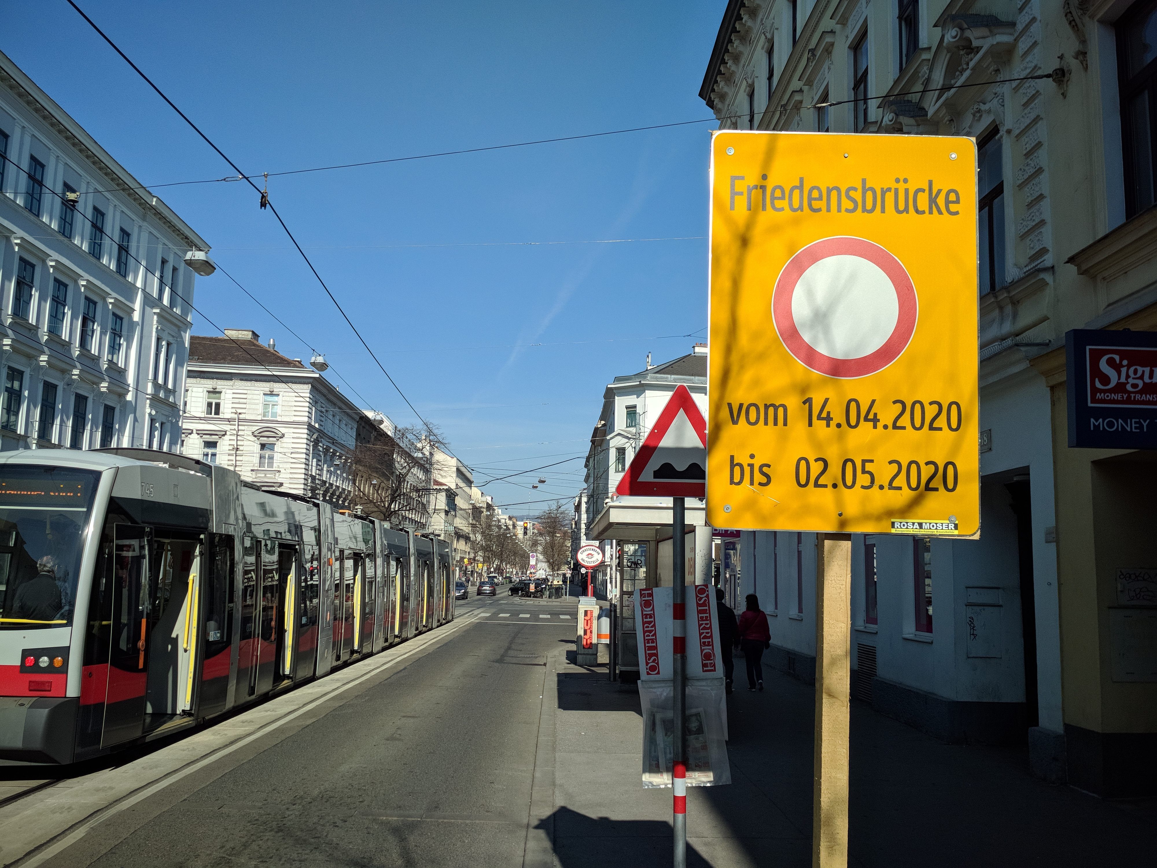 Achtung: Für den Autoverkehr ist die Friedensbrücke vom 20. April bis einschließlich 10. Mai gesperrt.