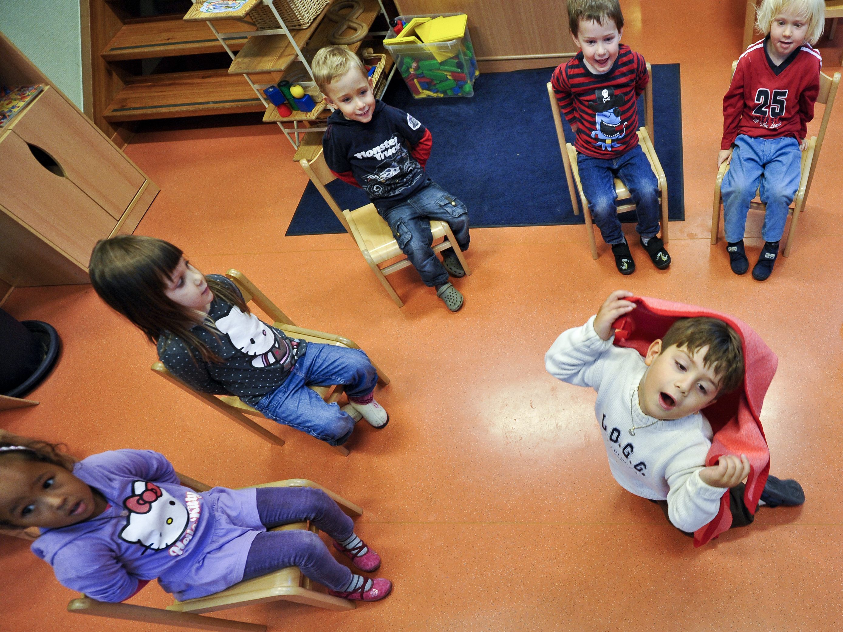 Wenn möglich sollen Kinder zuhause betreut werden. Wenn möglich sollen Kinder zuhause betreut werden.