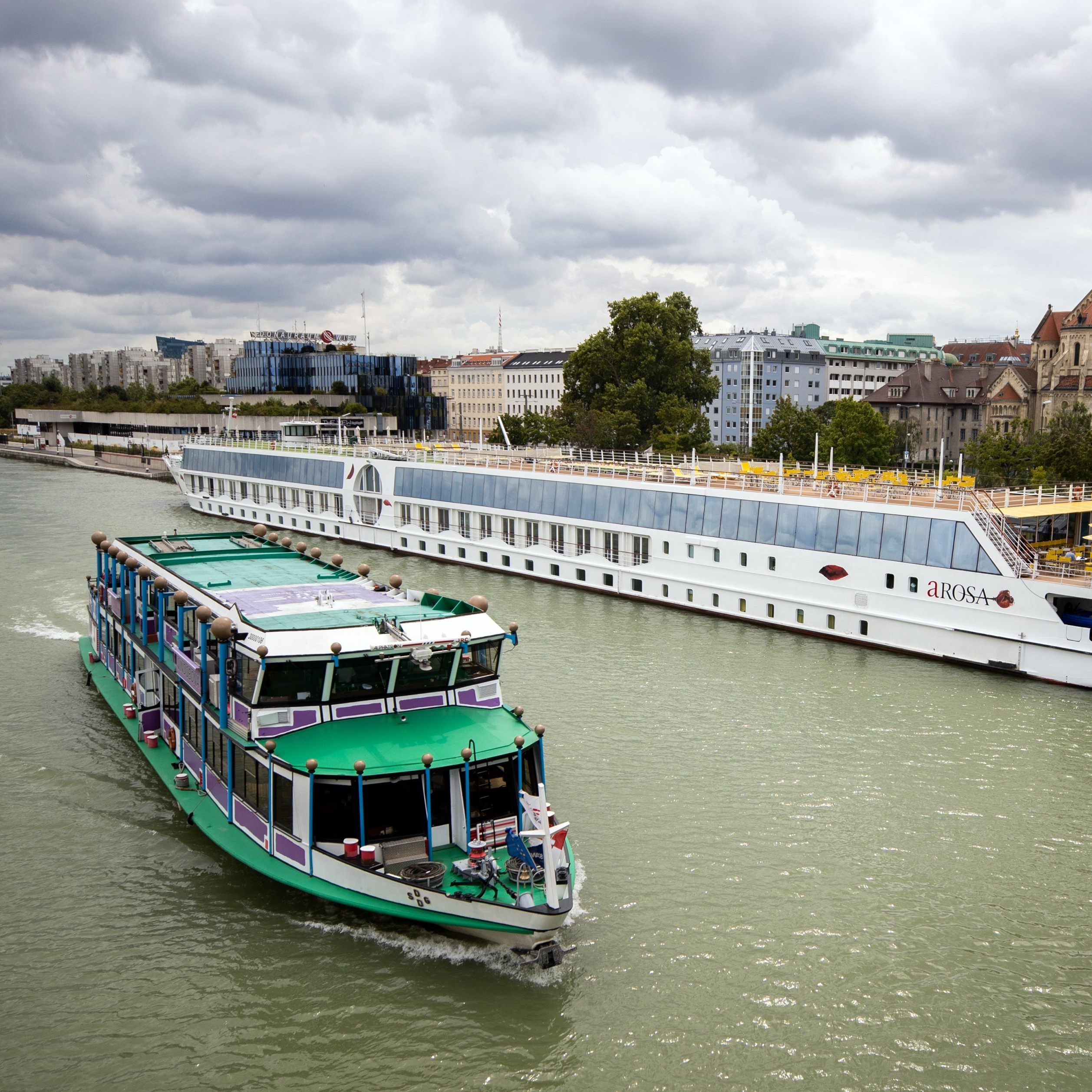Die Kreuzfahrten auf der Donau finden nach wie vor planmäßig statt.