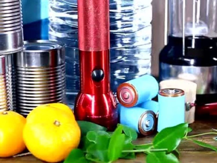 Die Anlegung von Lebensmittel-Vorräten für Krisensituationen wird empfohlen. Die Anlegung von Lebensmittel-Vorräten für Krisensituationen wird empfohlen.