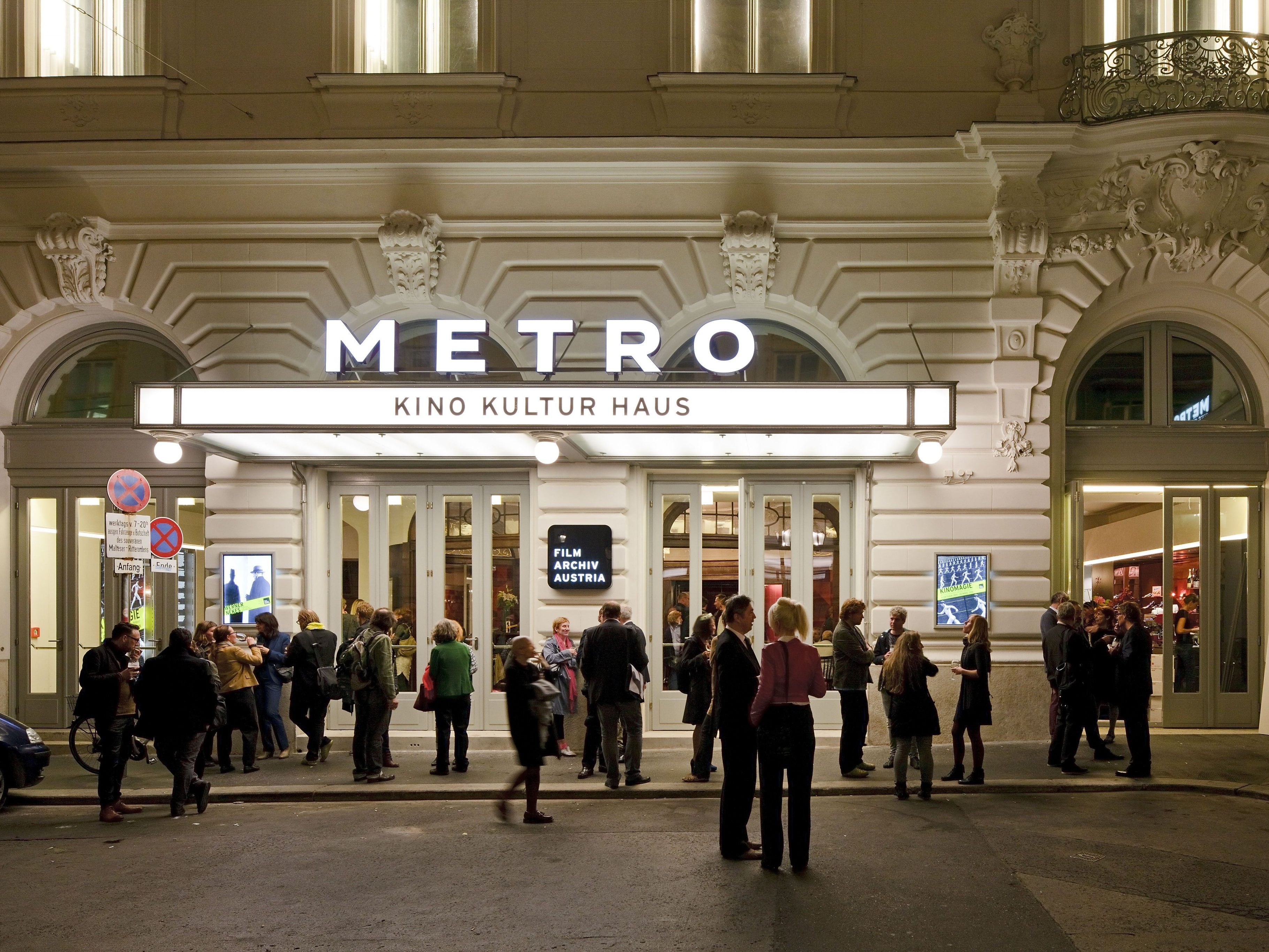 Ausstellung zeigt 125 Jahre Kinogeschichte in anschaulicher, unterhaltsamer Art und Weise. Ausstellung zeigt 125 Jahre Kinogeschichte in anschaulicher, unterhaltsamer Art und Weise.