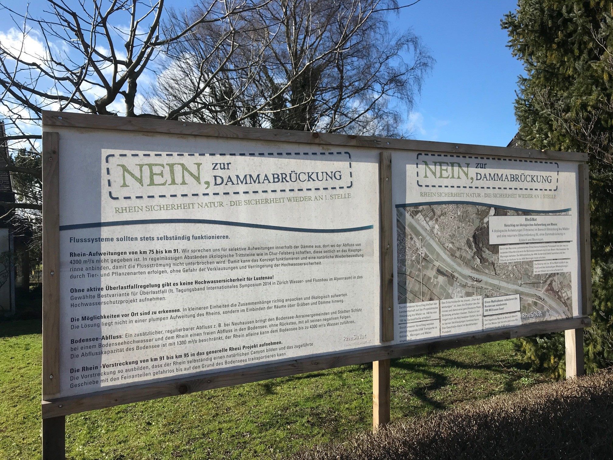 Sorgen für Diskussion: Die vom Verein RhesiNat aufgestellten Plakate. Sorgen für Diskussion: Die vom Verein RhesiNat aufgestellten Plakate.