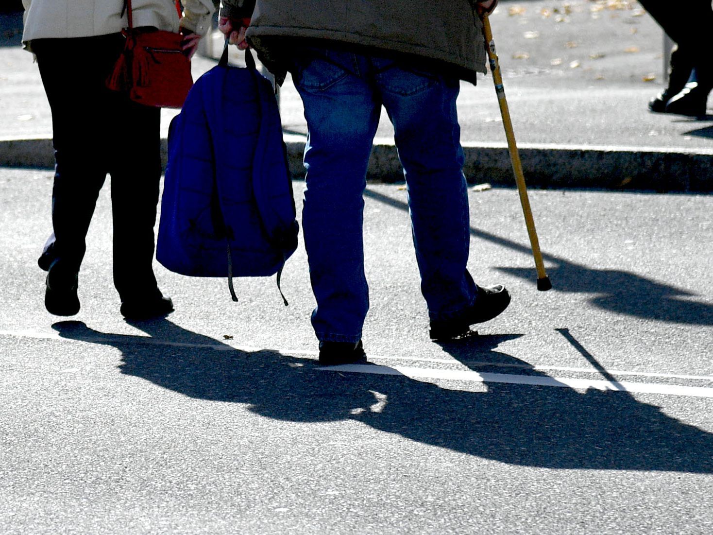 Senioren sollten wenn möglich ihre Pension nicht gleich am 1. April abholen. Senioren sollten wenn möglich ihre Pension nicht gleich am 1. April abholen.