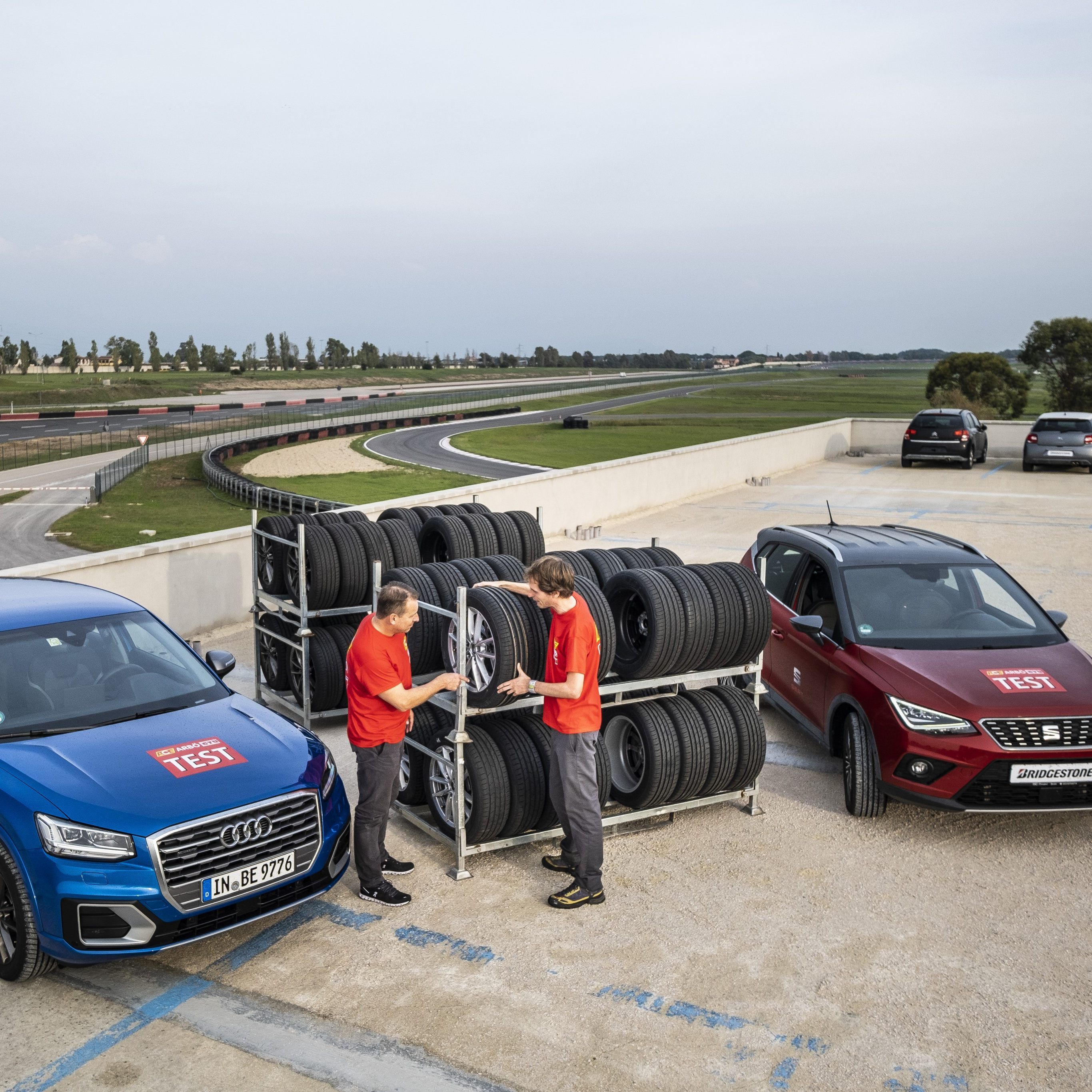 Auf trockener Fahrbahn konnten alle Sommerreifen im Test überzeugen.