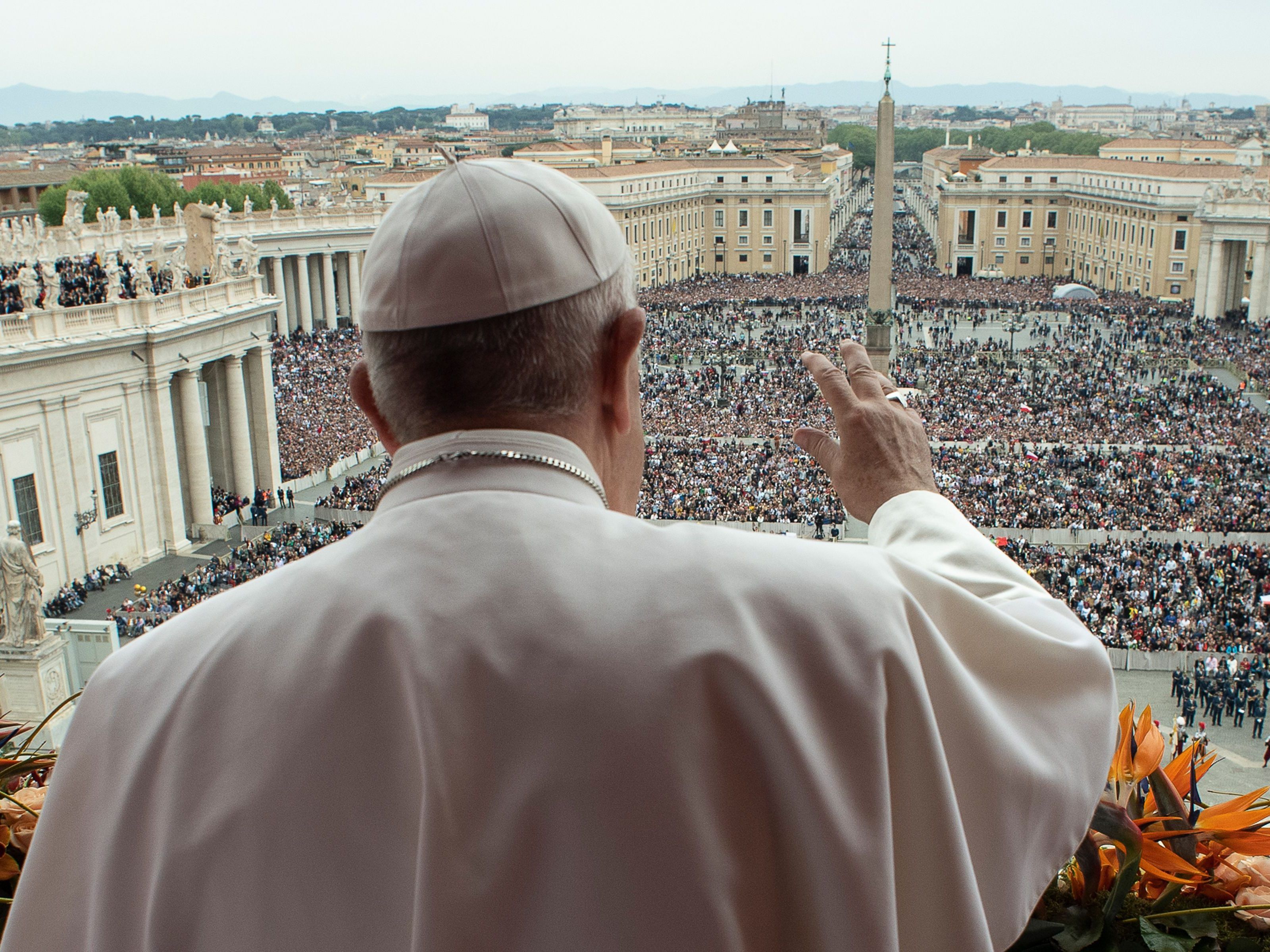 Der Papst wird den Ostersegen vor einem leeren Petersplatz aussprechen.