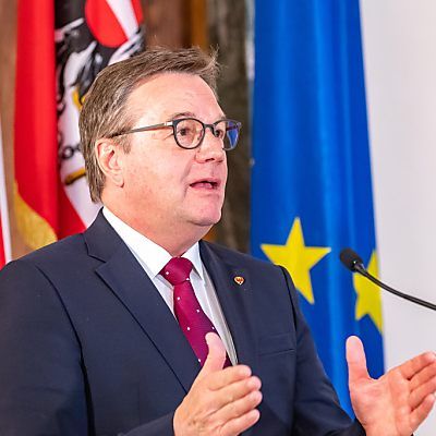 Laut Landeshauptmann Platter sind dort zu viele Infizierte