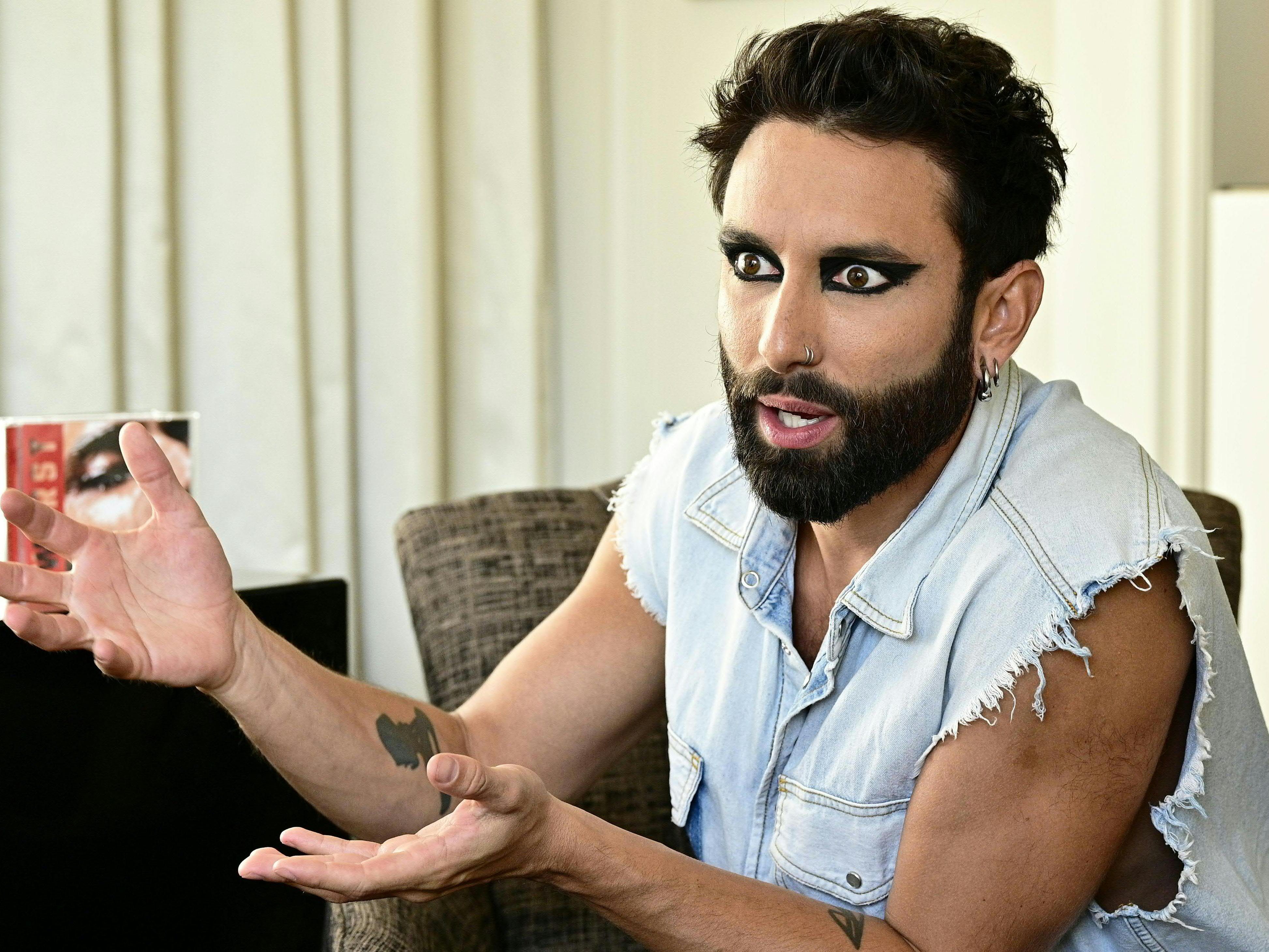 Conchita durfte den Flughafen Düsseldorf zunächst nicht verlassen. Conchita durfte den Flughafen Düsseldorf zunächst nicht verlassen.