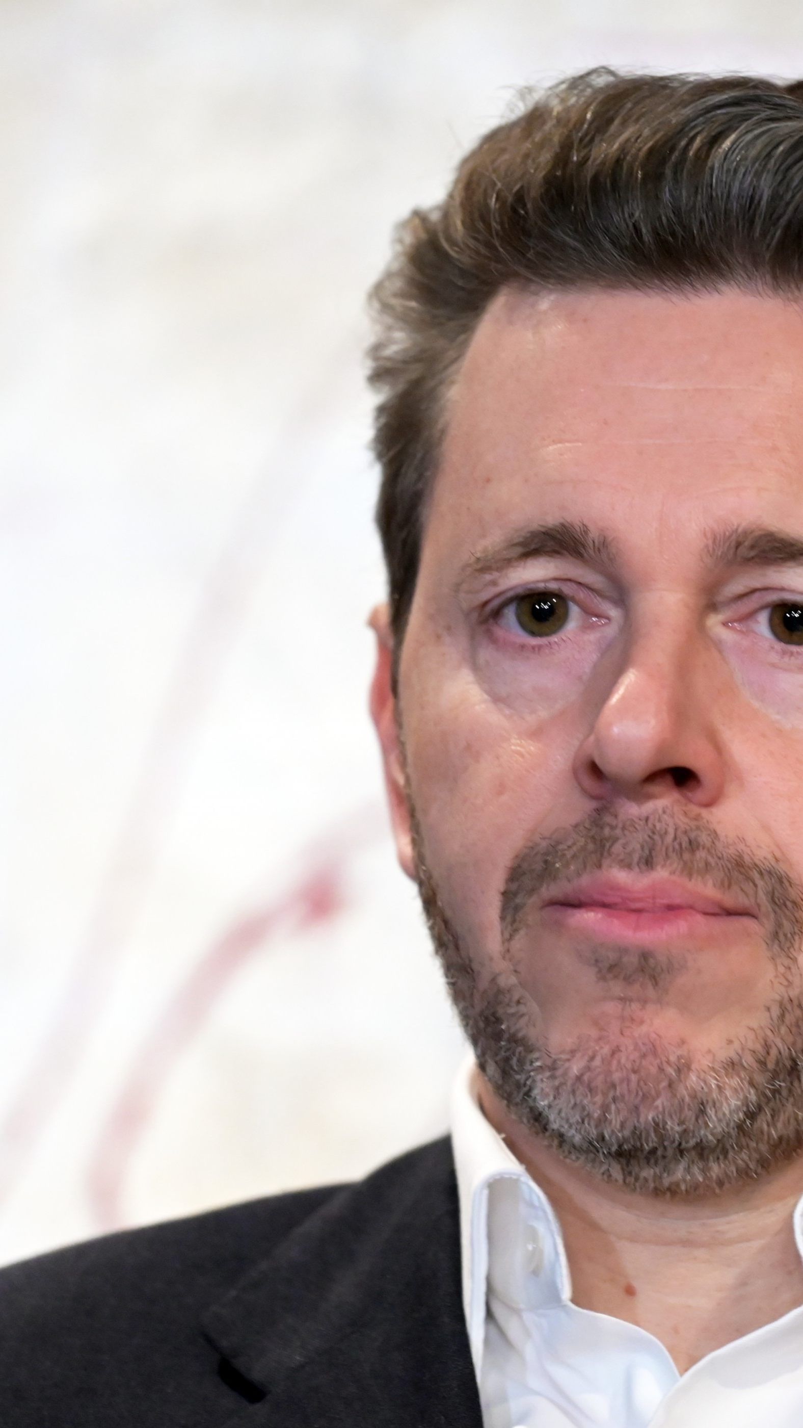 WKÖ-Präsident für ein langsames Hochfahren der Wirtschaft.