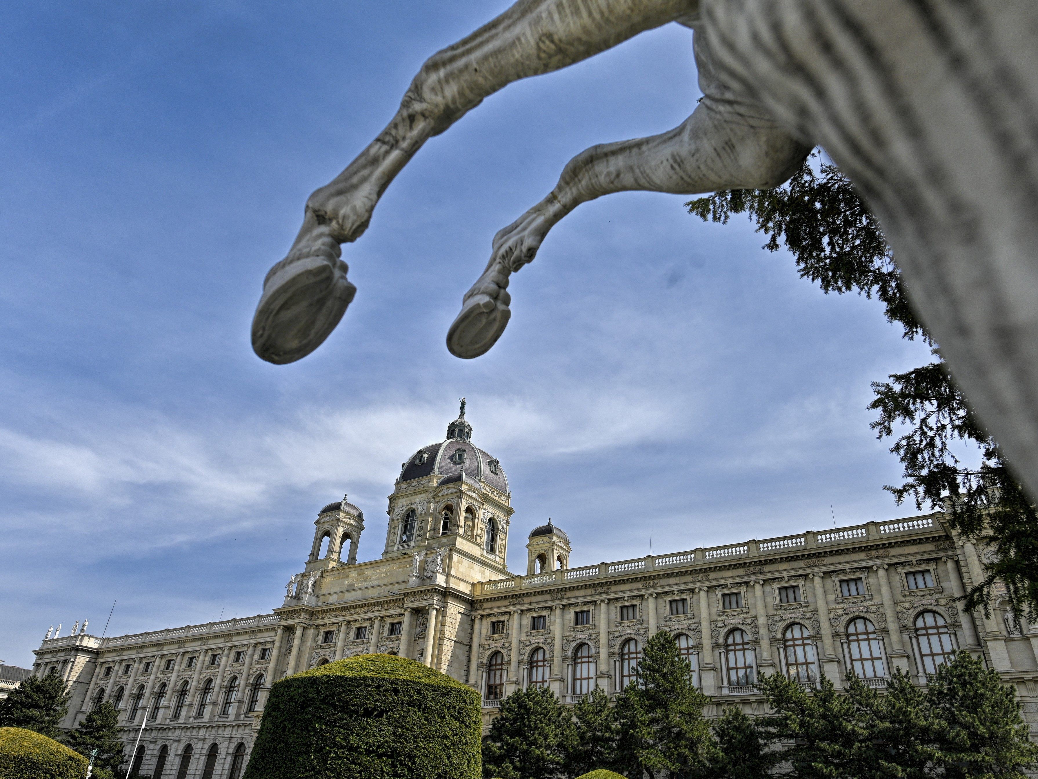 Angesichts der Coronakrise werden diverse "Planungsperspektiven" für die Kulturbranche besprochen.