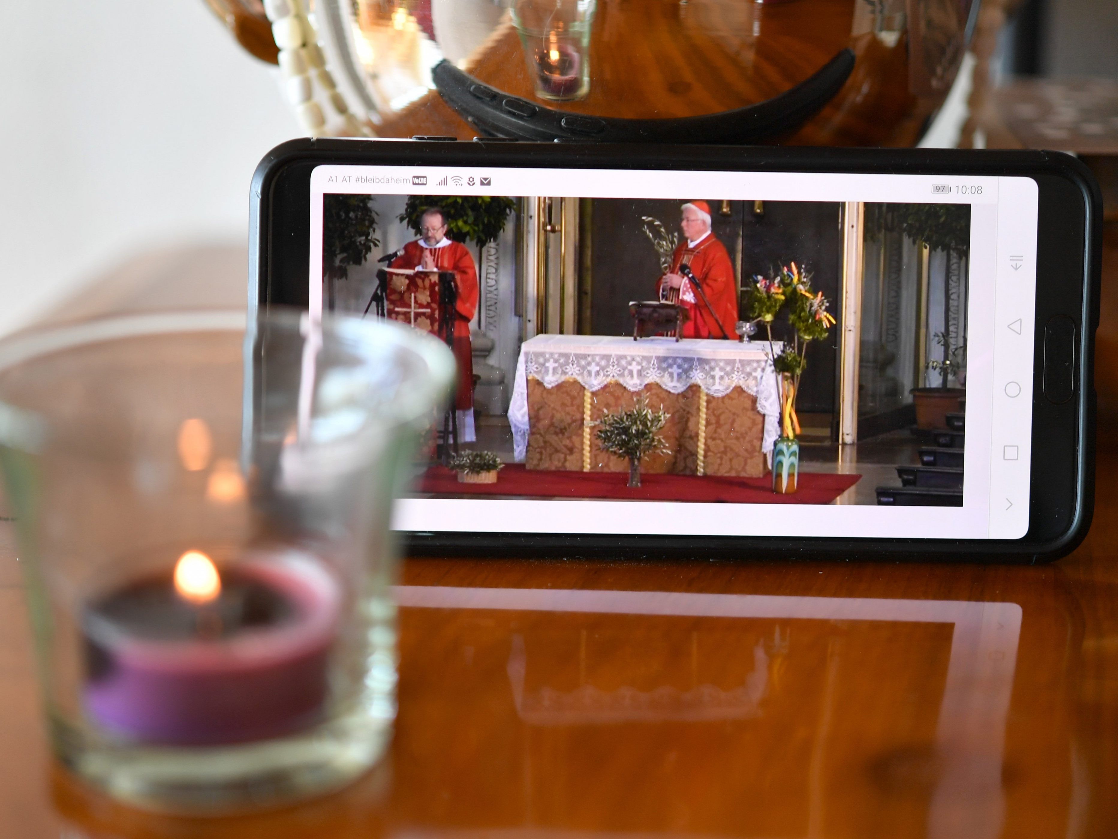 Die Coronavirus-Krise trifft die Osterbräuche- und feierlichkeiten.