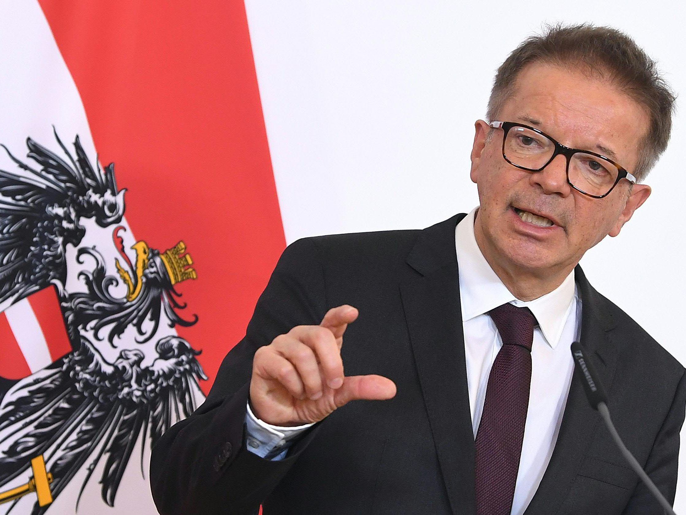 Anschober bittet um strikte Einhaltung der Corona-Maßnahmen. Anschober bittet um strikte Einhaltung der Corona-Maßnahmen.