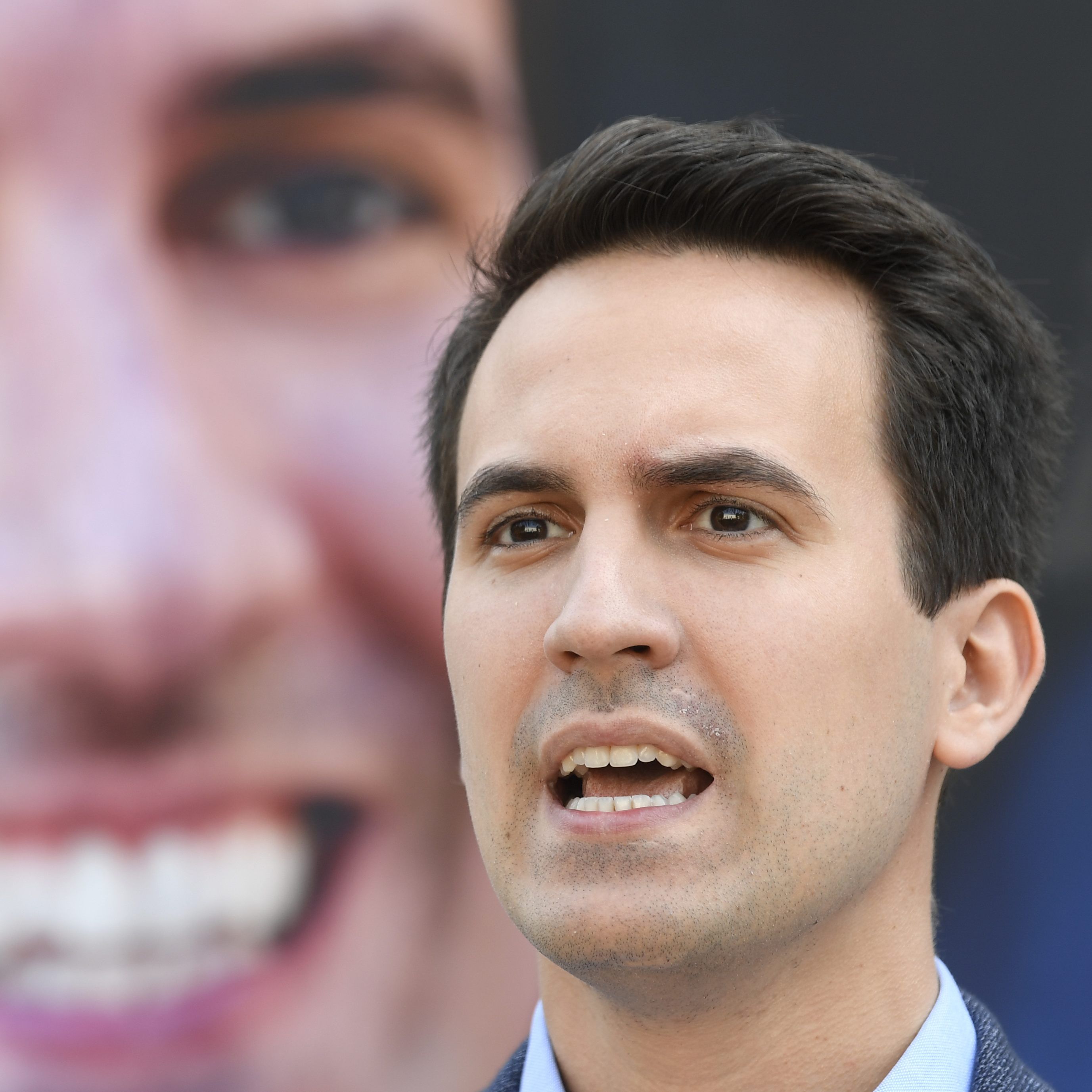 Die Wiener NEOS fordern regelmäßige Informationen zu den Stadtfinanzen.