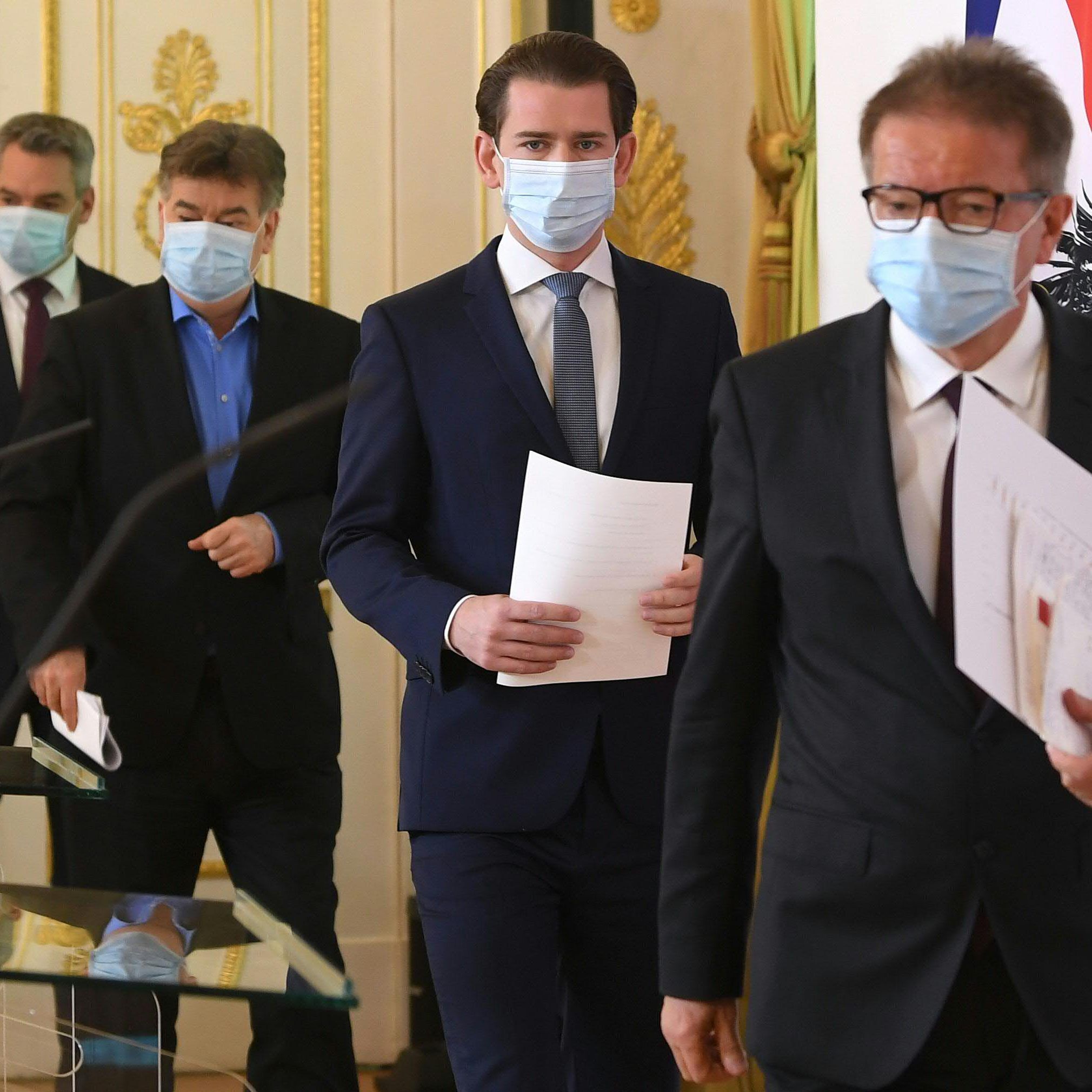 Die Regierung gibt Auskunft über Aktuelles zur Krise.