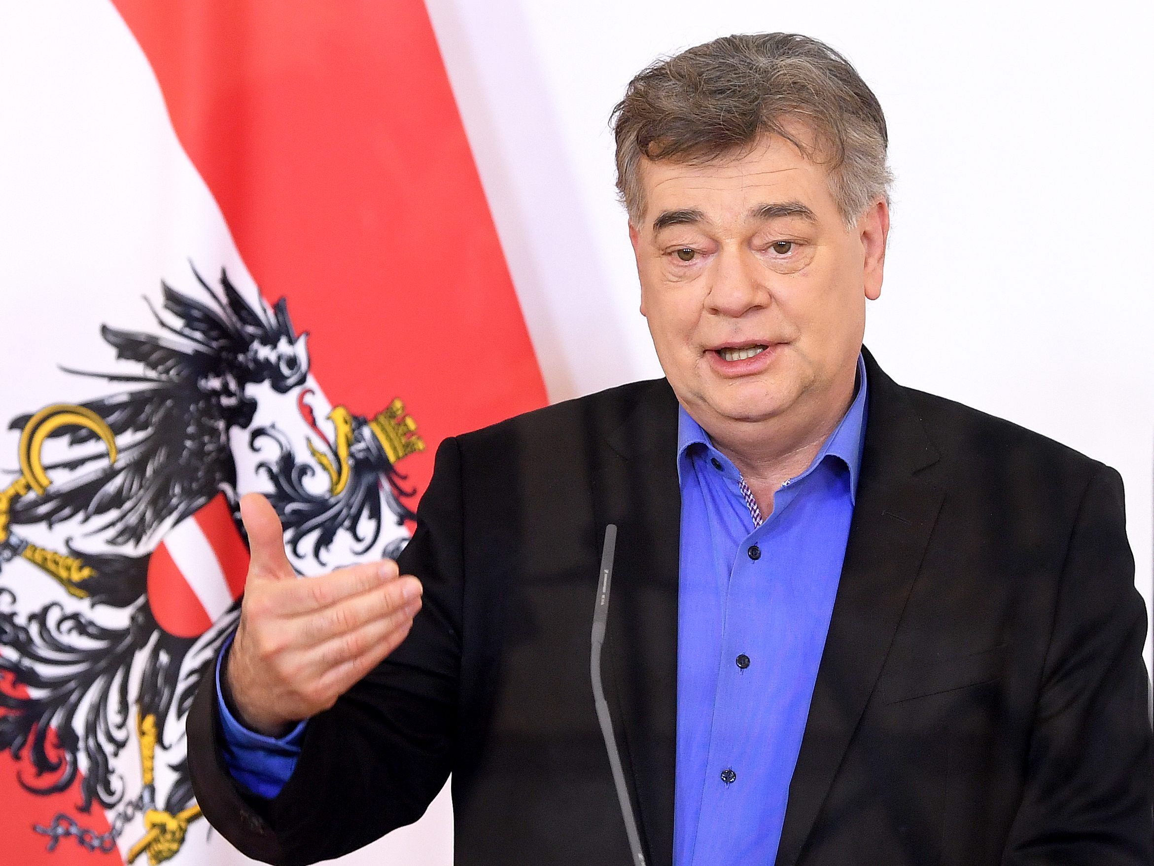 Der Grünen-Chef schließt Neuwahlen "für die Zeit der Krise" aus.