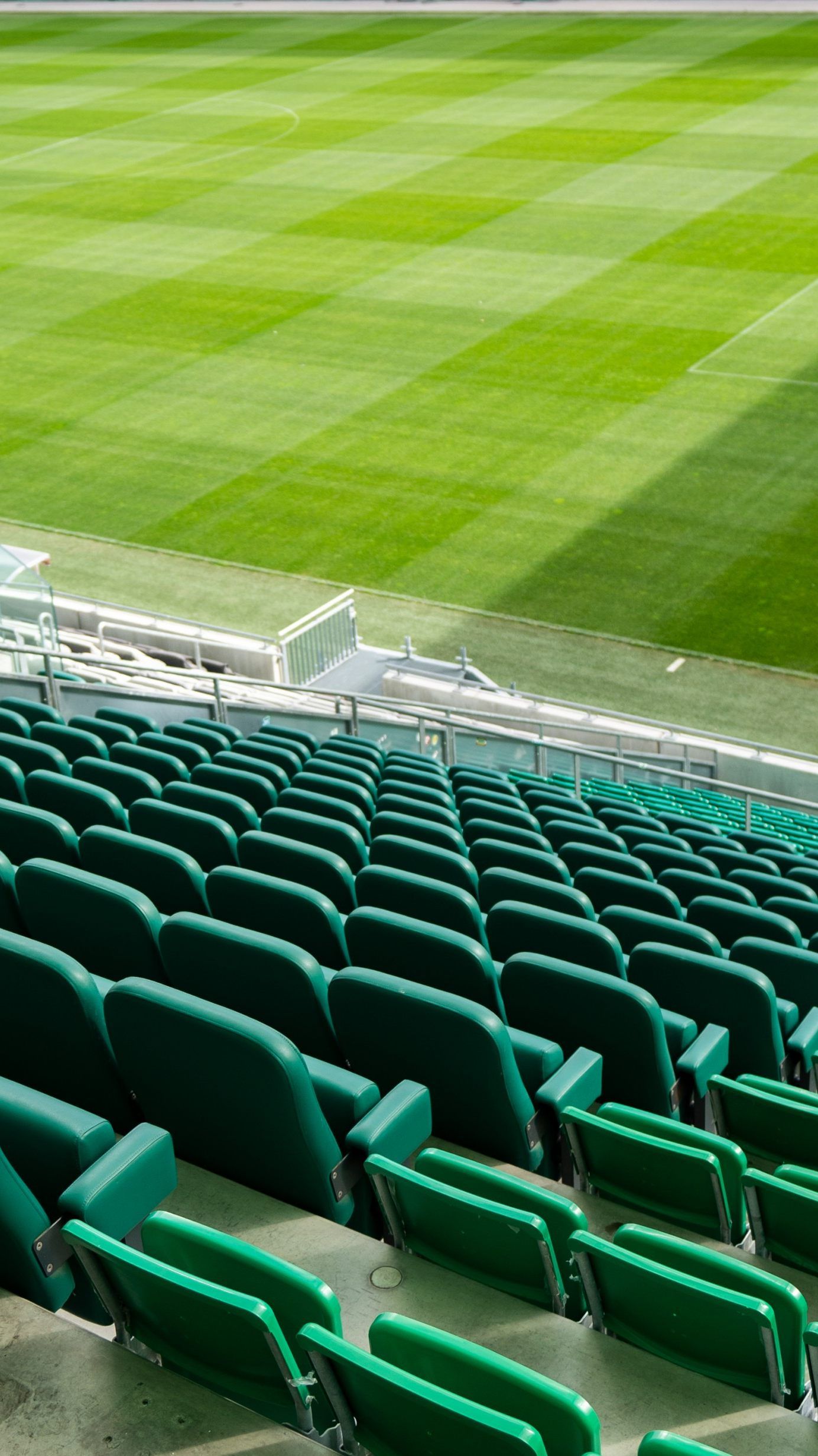 Die Fußball-Clubs wollen einen baldigen Trainings-Neustart.