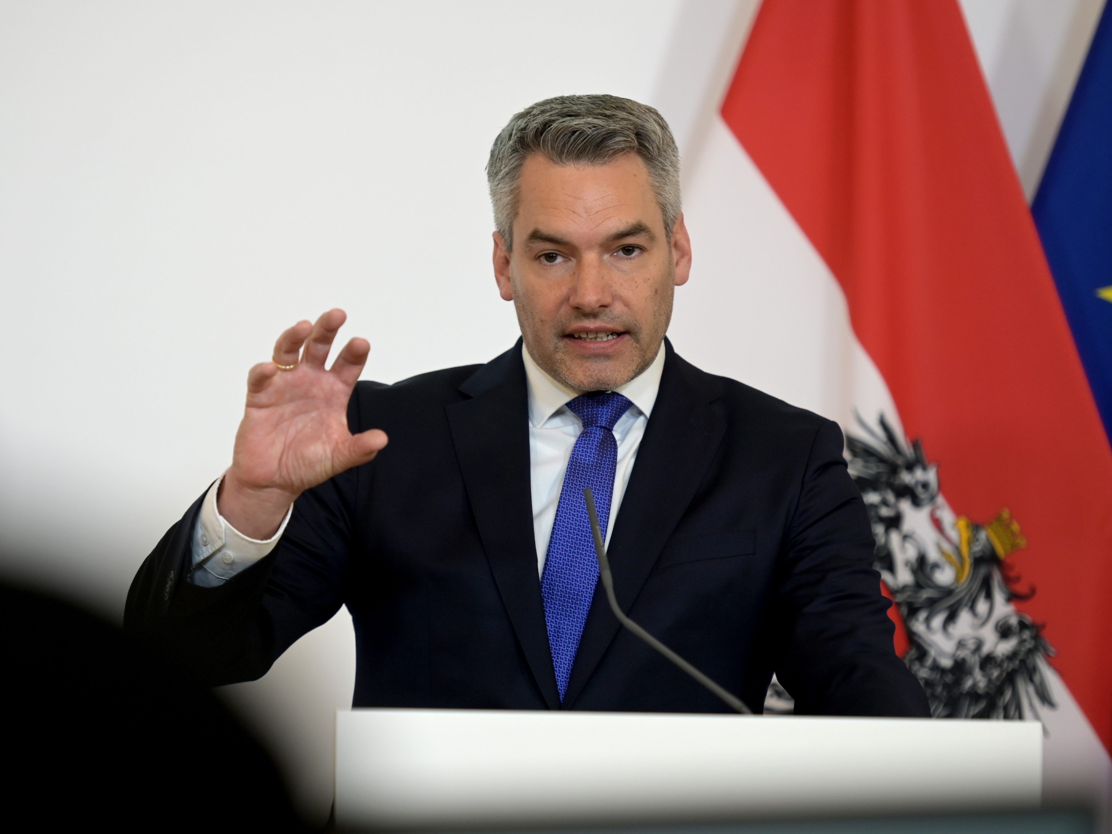 Innenminister Nehammer kündigte für Montag einen neuen "Sammelerlass" an. Innenminister Nehammer kündigte für Montag einen neuen "Sammelerlass" an.