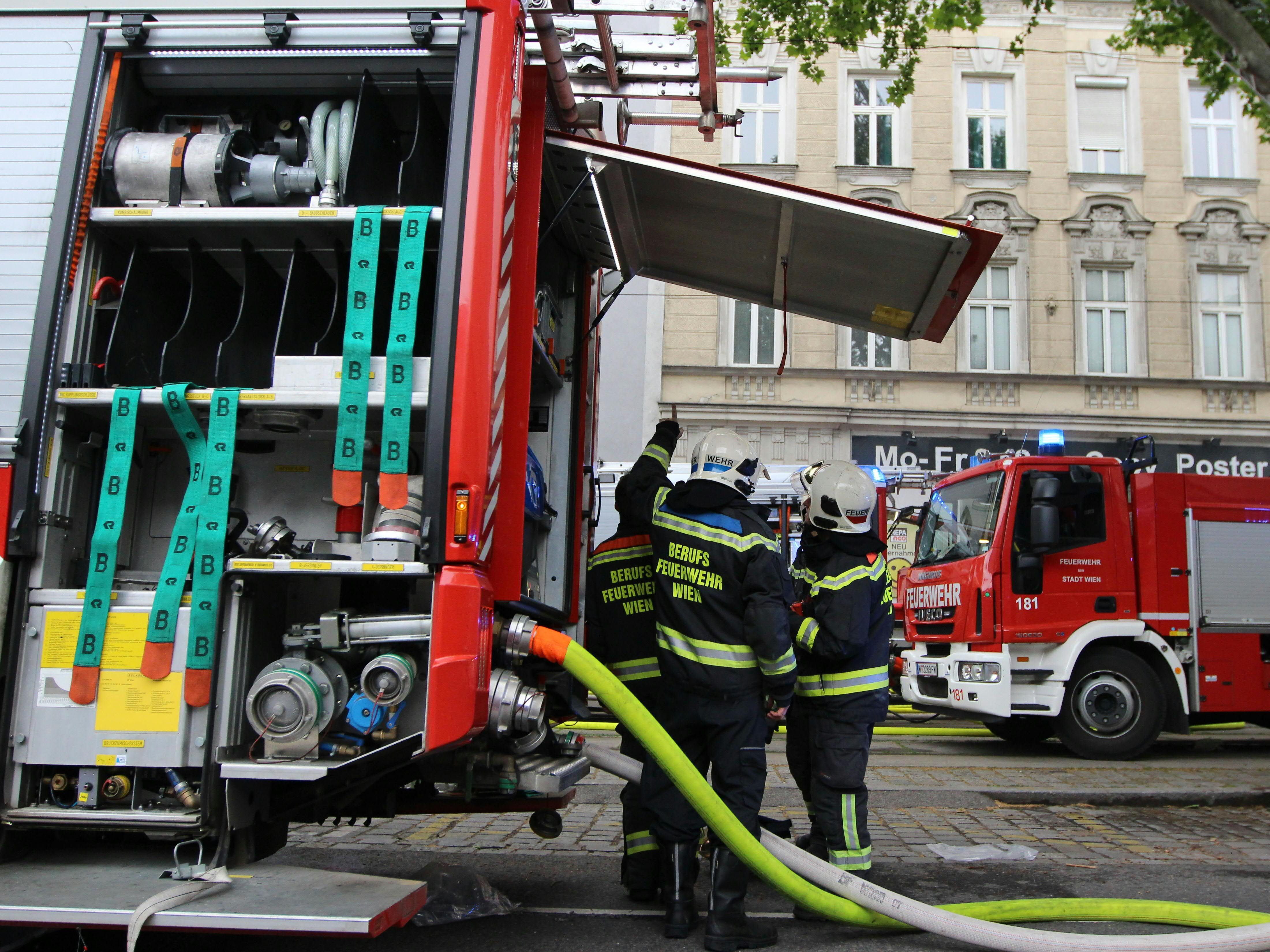 Eine Dachterrasse in der Wiener Innenstadt ging in Flammen auf.
