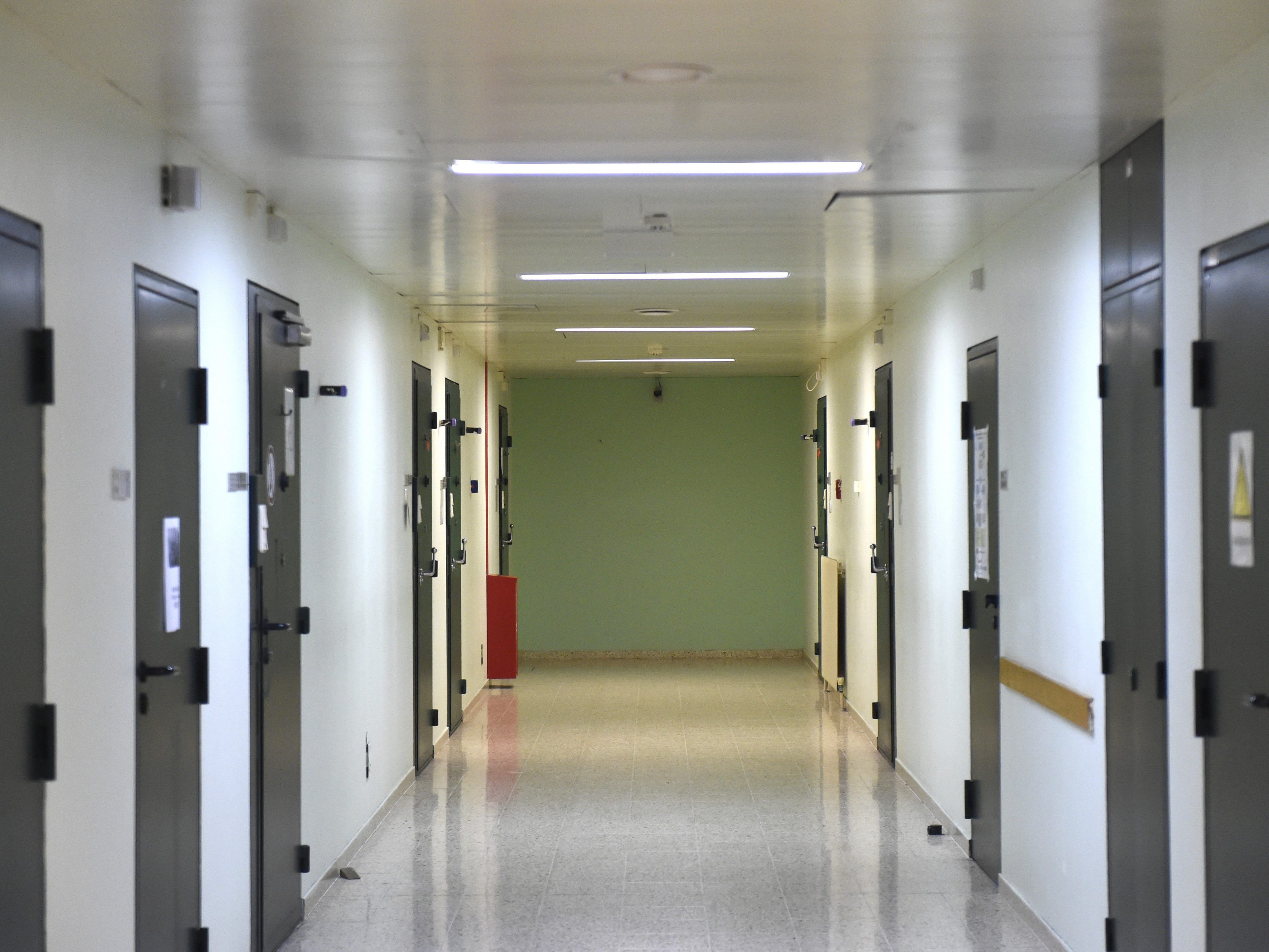Ein Häftling aus der Wiener JA Josefstadt schlägt Alarm. Ein Häftling aus der Wiener JA Josefstadt schlägt Alarm.