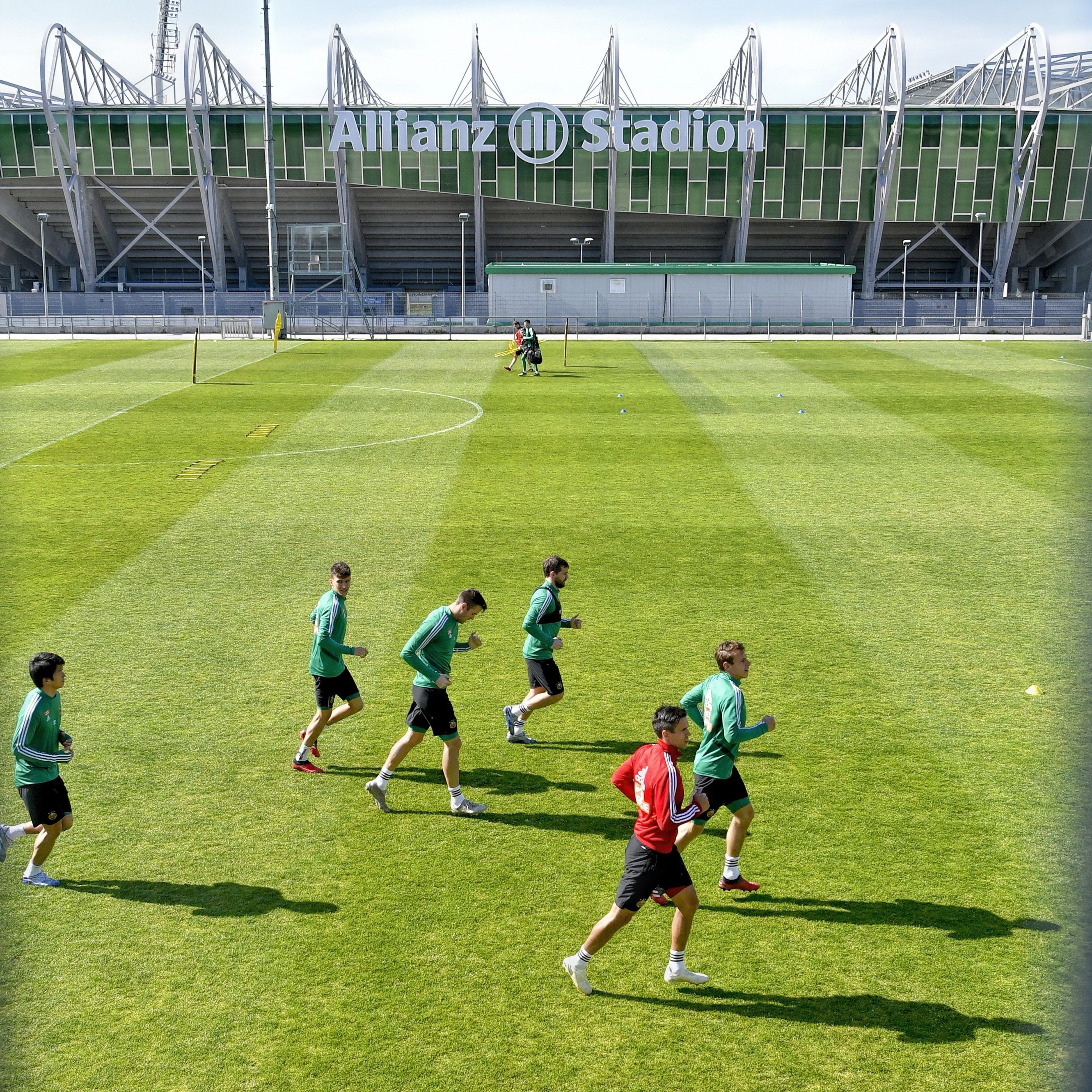 Rapid Wien hat sein erstes Kleingruppentraining in der Corona-Krise absolviert.