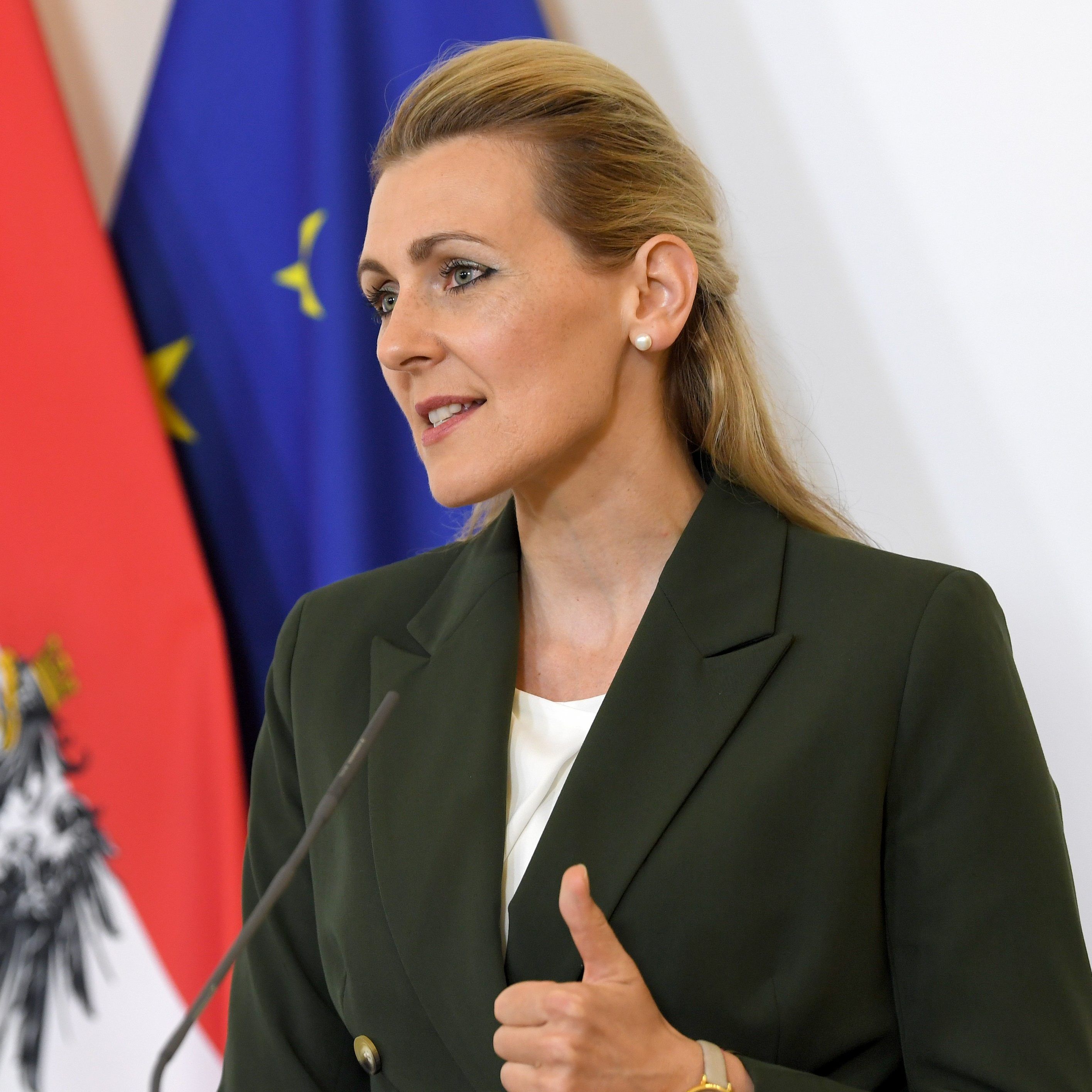 Die Corona-Krise sorgte Mitte April für einen Höhepunkt bei der Arbeitslosigkeit.