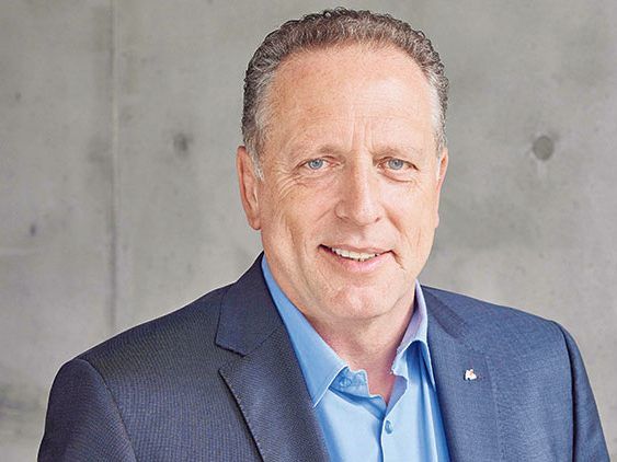 Seit Montag früh nehmen Mitarbeiterinnen und Mitarbeiter der AK die Fragen und Anträge zum Härtefonds entgegen. (Fotos Jürgen Gorbach/ AK, Kuzmanovic) Seit Montag früh nehmen Mitarbeiterinnen und Mitarbeiter der AK die Fragen und Anträge zum Härtefonds entgegen. (Fotos Jürgen Gorbach/ AK, Kuzmanovic)