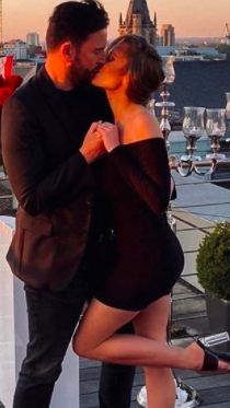 Laura und Michael haben sich verlobt.