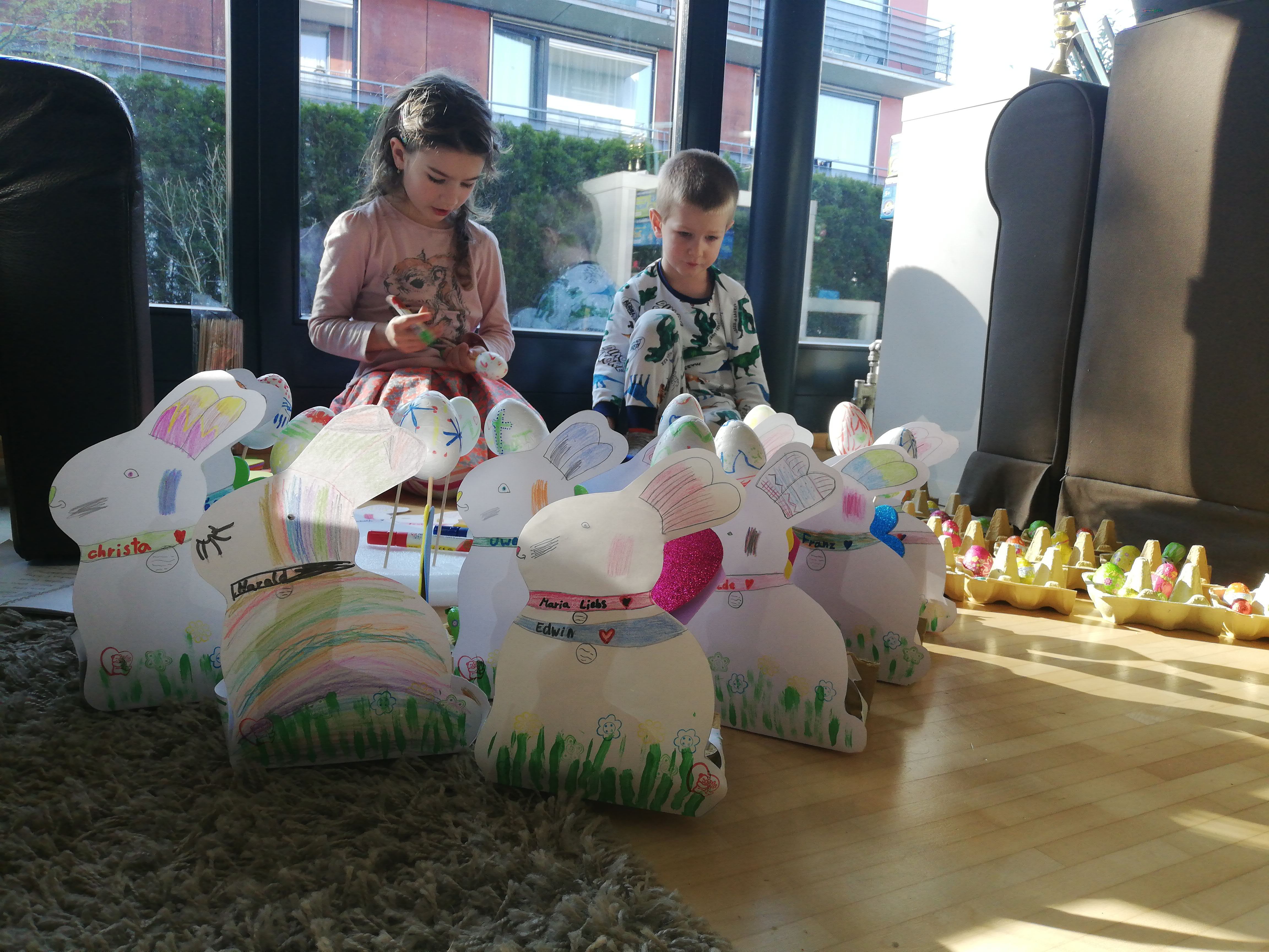 40 Osterhasen wurden gebastelt 40 Osterhasen wurden gebastelt