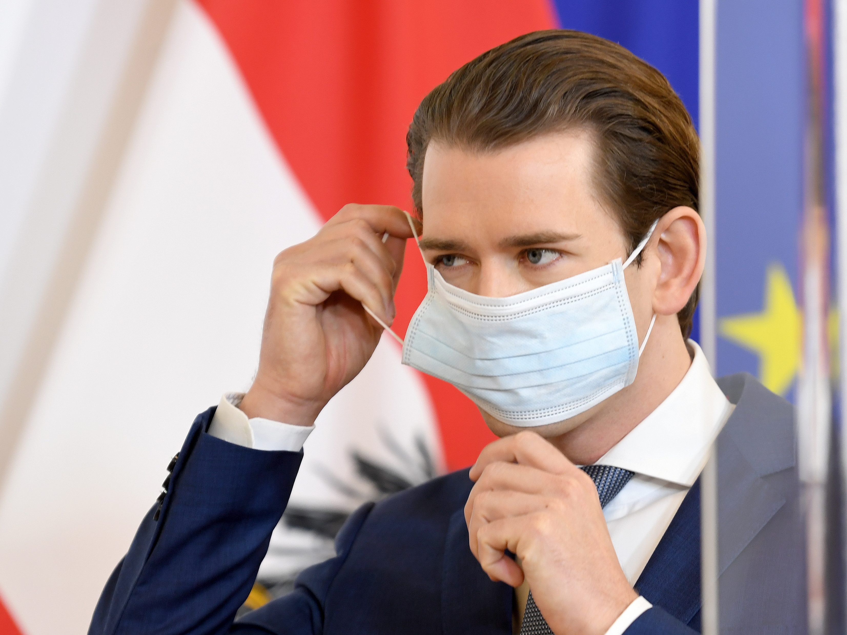 Kurz will künftig auch eine Maskenpflicht in Restaurants. Kurz will künftig auch eine Maskenpflicht in Restaurants.