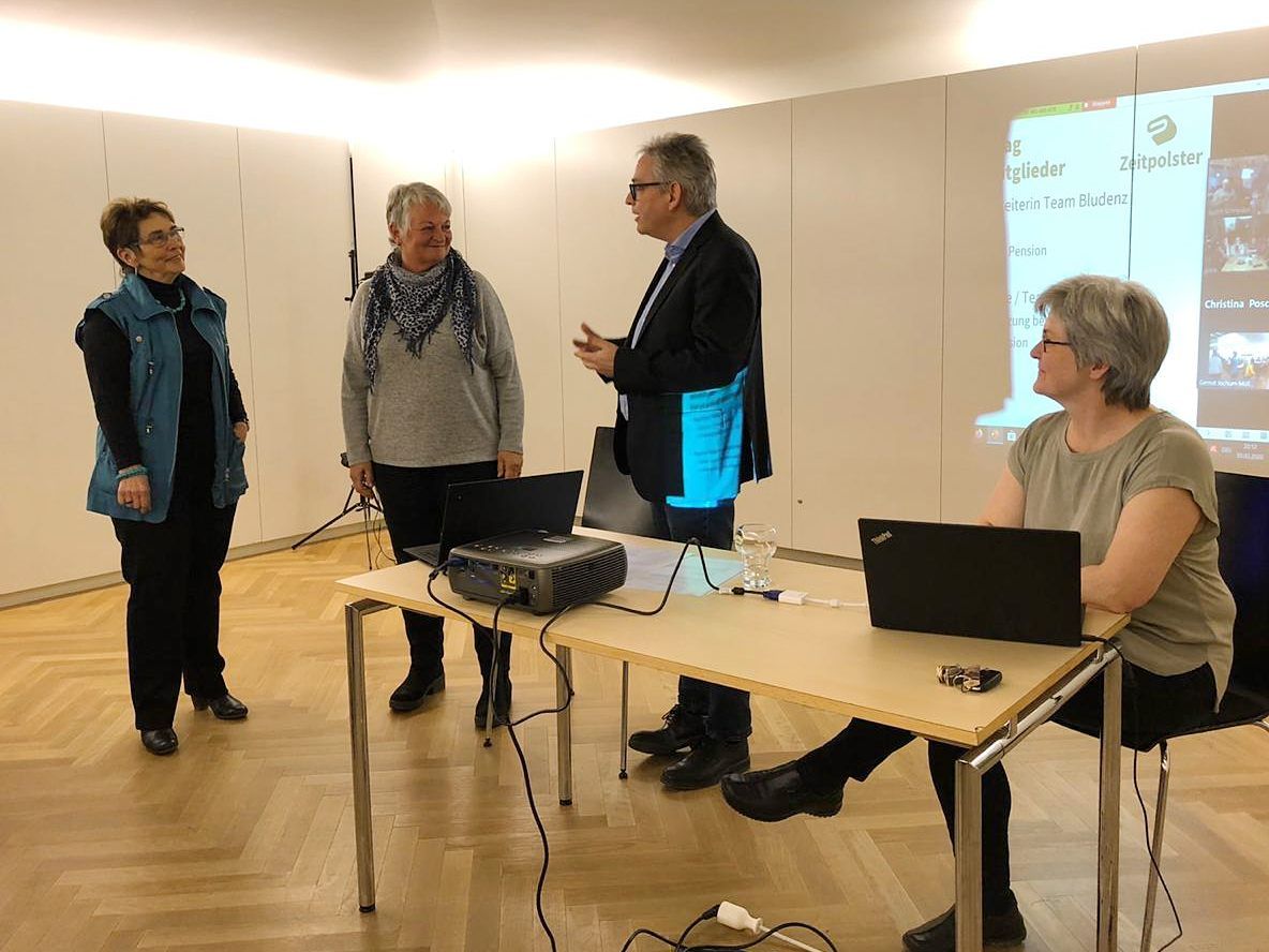 v.li: neu im Vorstand: Marlies Mair und Maria Hämmerle, Gründer Gernot Jochum-Müller und Sabine Jochum Müller (Finanzen) v.li: neu im Vorstand: Marlies Mair und Maria Hämmerle, Gründer Gernot Jochum-Müller und Sabine Jochum Müller (Finanzen)
