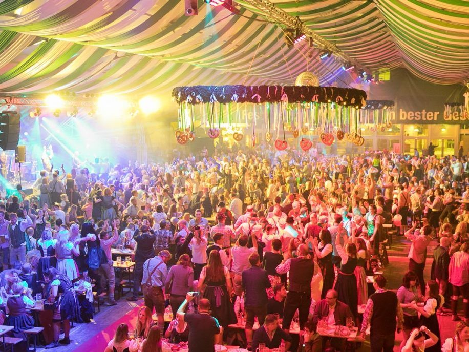 Auch bei der Wiener Wiesn sind die Zelte voll.