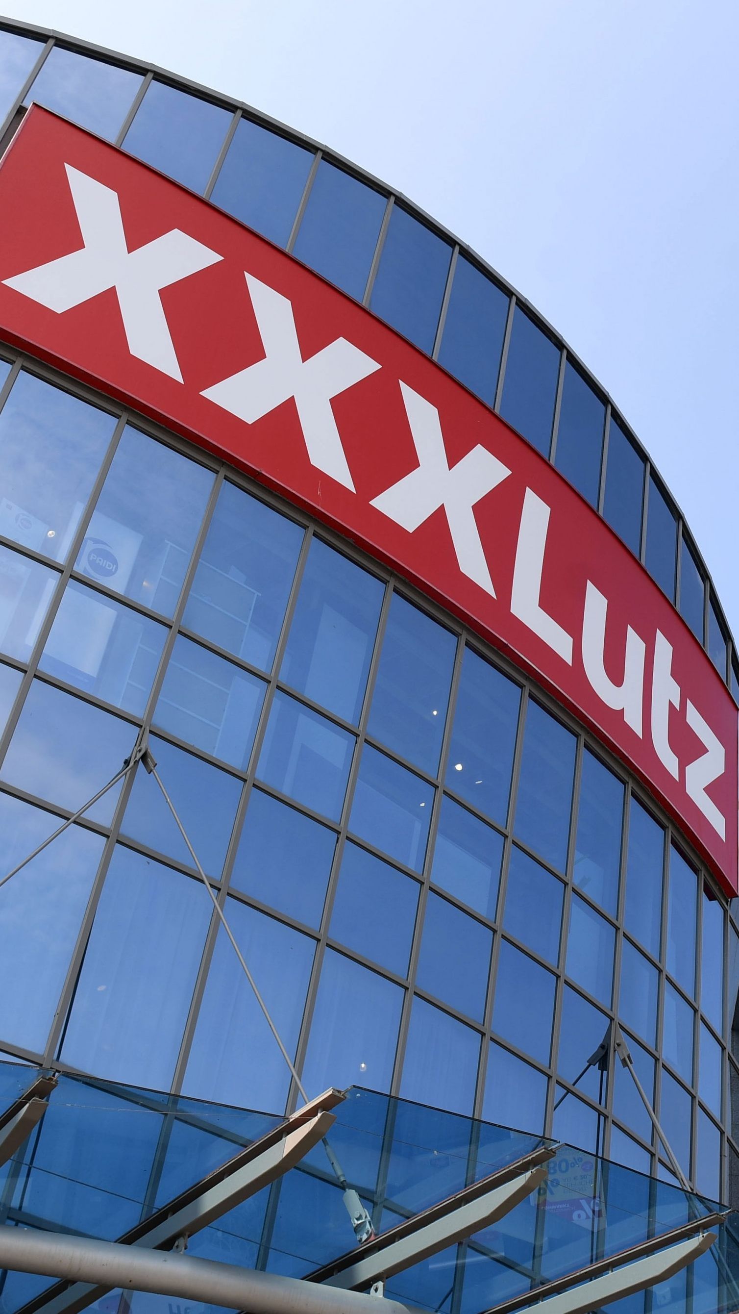 XXXLutz-Sprecher Thomas Saliger ärgert, dass ausgerechnet Bau- und Gartenmärkte früher aufsperren dürfen als der Möbelhandel