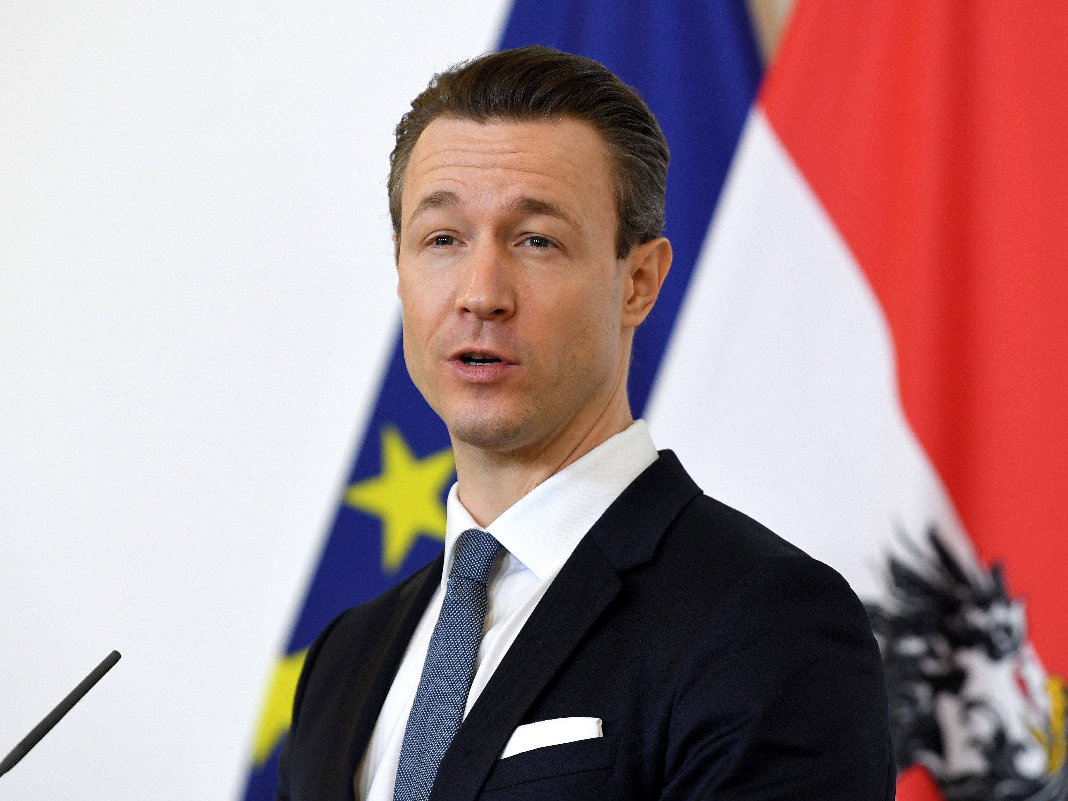 Finanzminister Blümel versicherte ein Schuldenmoratorium noch diese Woche. Finanzminister Blümel versicherte ein Schuldenmoratorium noch diese Woche.