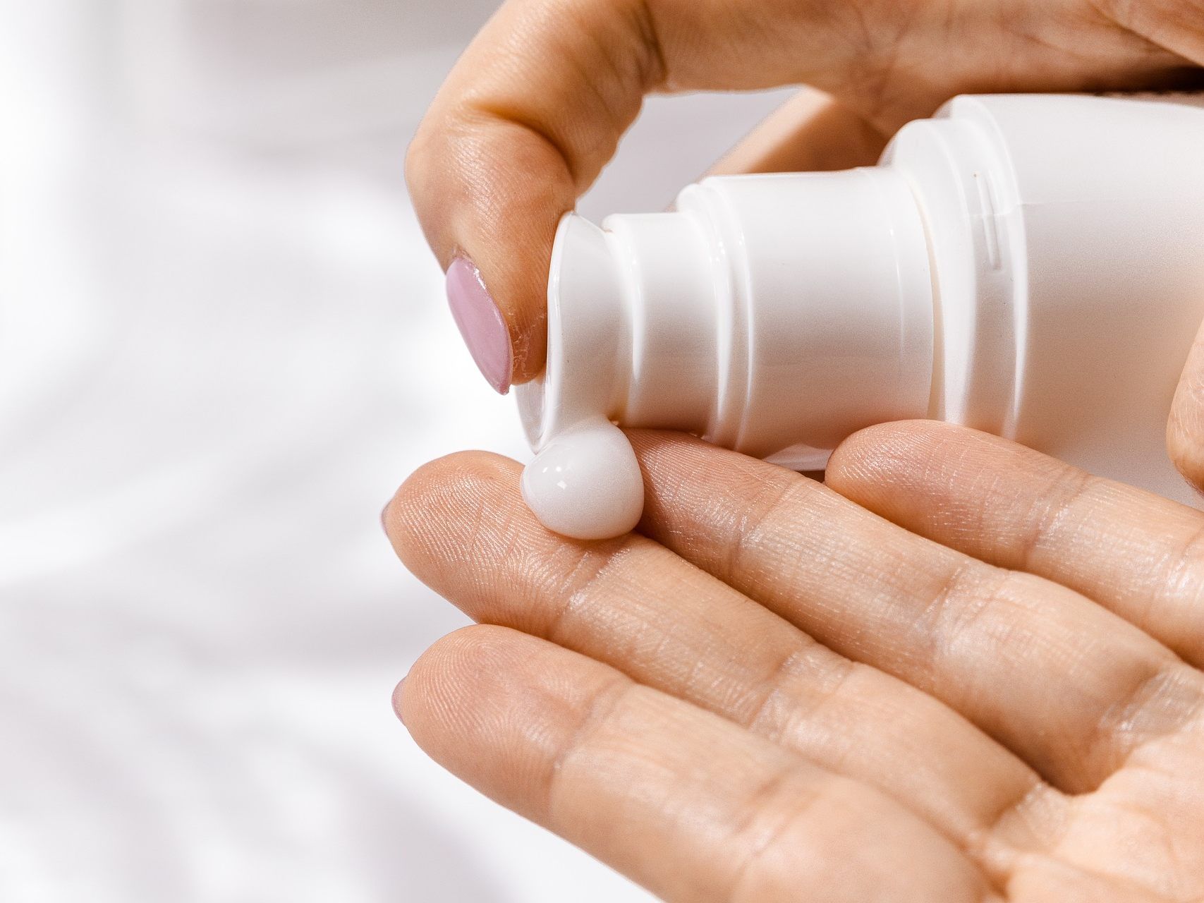 Körperpflege in der Coronakrise: Handcreme ist ein Renner, Duft und Rasur weniger gefragt als sonst Körperpflege in der Coronakrise: Handcreme ist ein Renner, Duft und Rasur weniger gefragt als sonst