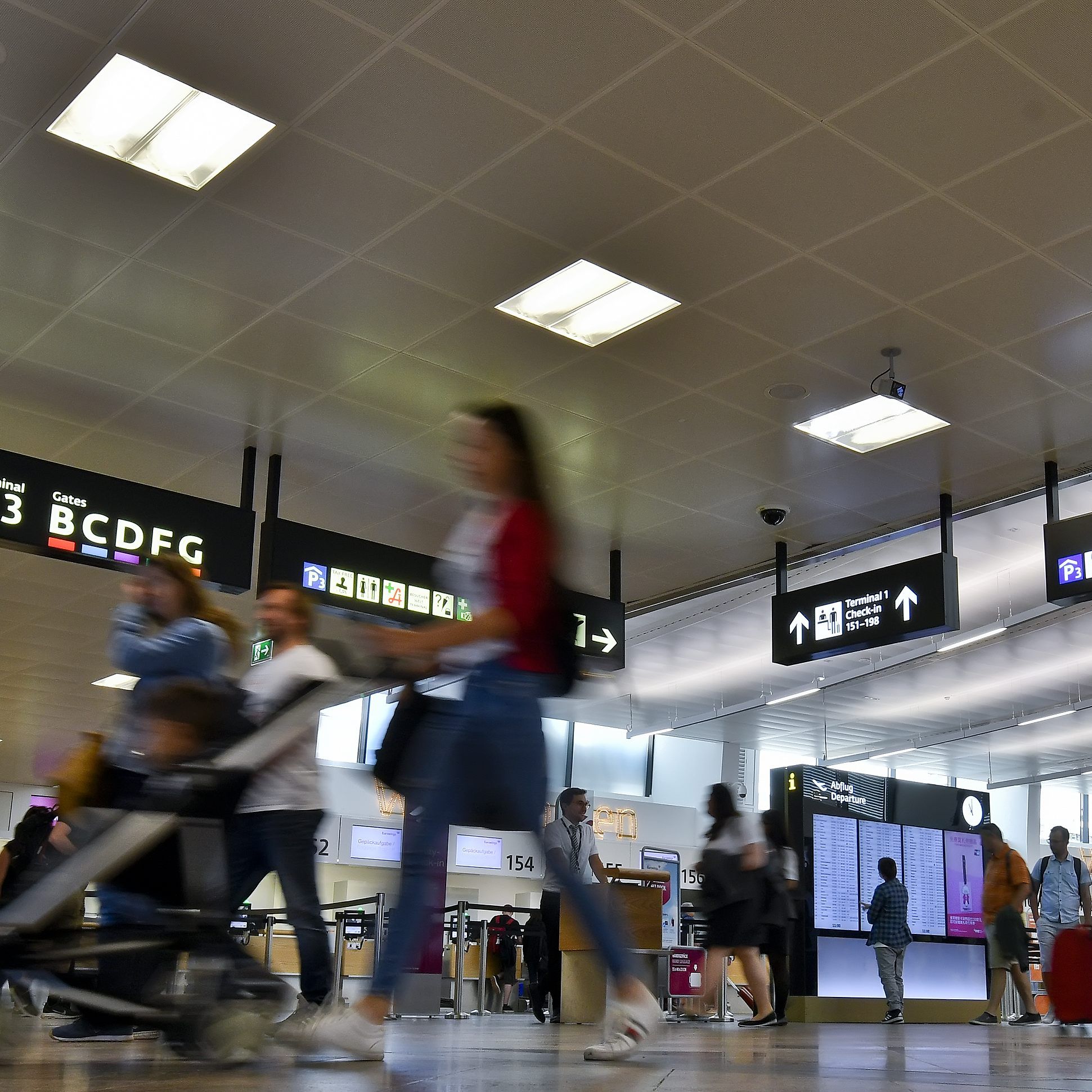 Auch am Flughafen Wien-Schwechat gingen die Reisenden um zwei Drittel zurück.