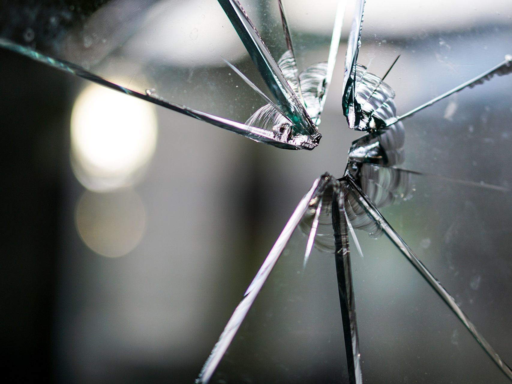 Die Einbrecher schlugen für die Home Invasion in Wien-Währing ein Fenster ein. Die Einbrecher schlugen für die Home Invasion in Wien-Währing ein Fenster ein.