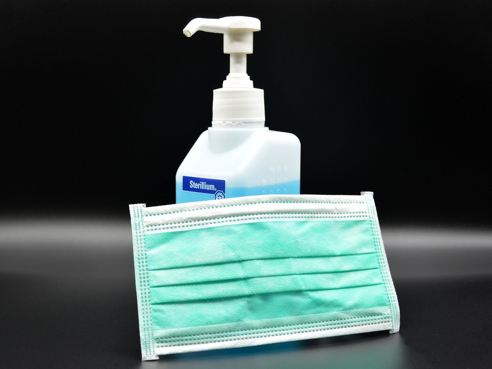 Das BMI warnt vor Personen, die sich als Polizisten ausgeben, um Schutzmasken zu beschlagnahmen.