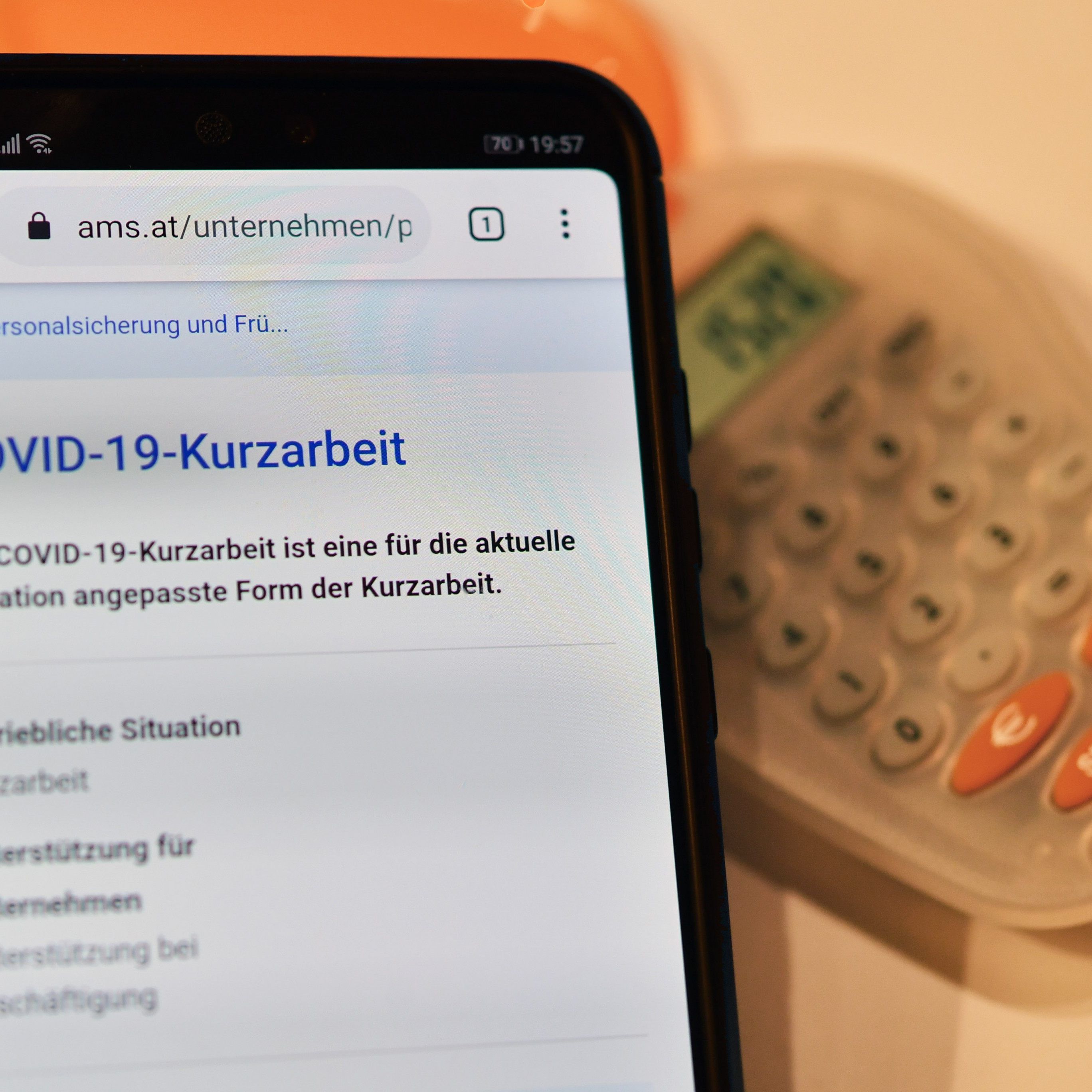 Die Kurzarbeit-Maßnahmen für drei Monate kosten rund 5 Milliarden Euro.