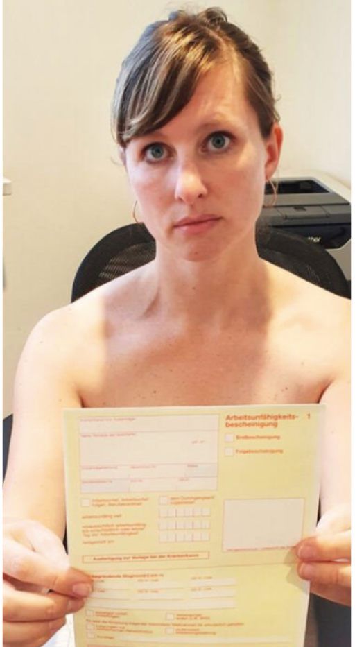 Deutsche Ärzte im Nackt-Protest.