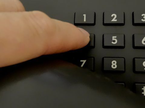 Corona-Sorgenhotline täglich von 8.00 bis 20.00 Uhr unter 01/4000 53000 erreichbar Corona-Sorgenhotline täglich von 8.00 bis 20.00 Uhr unter 01/4000 53000 erreichbar